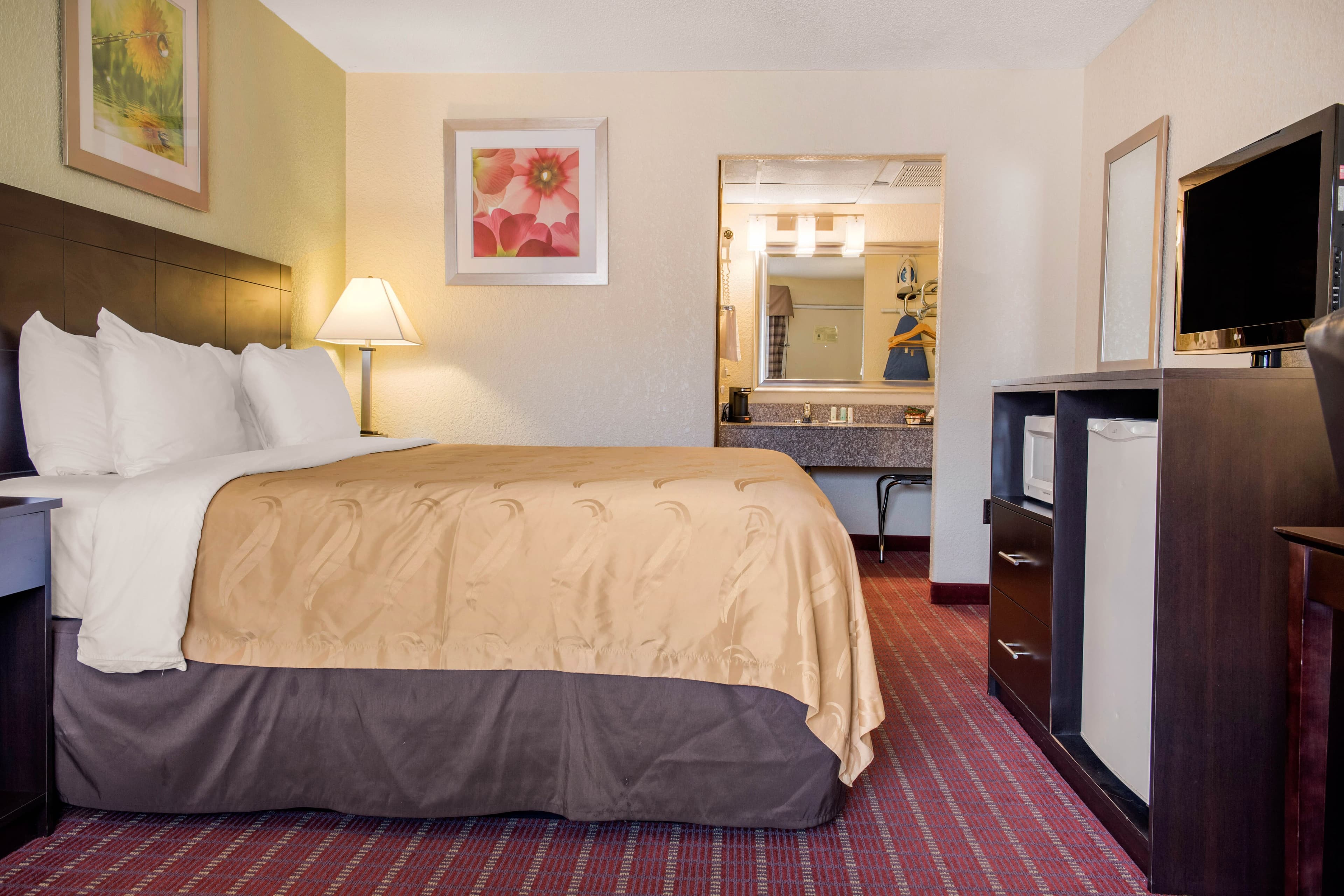 Quality Inn Huntingburg - Jasper - Image 3