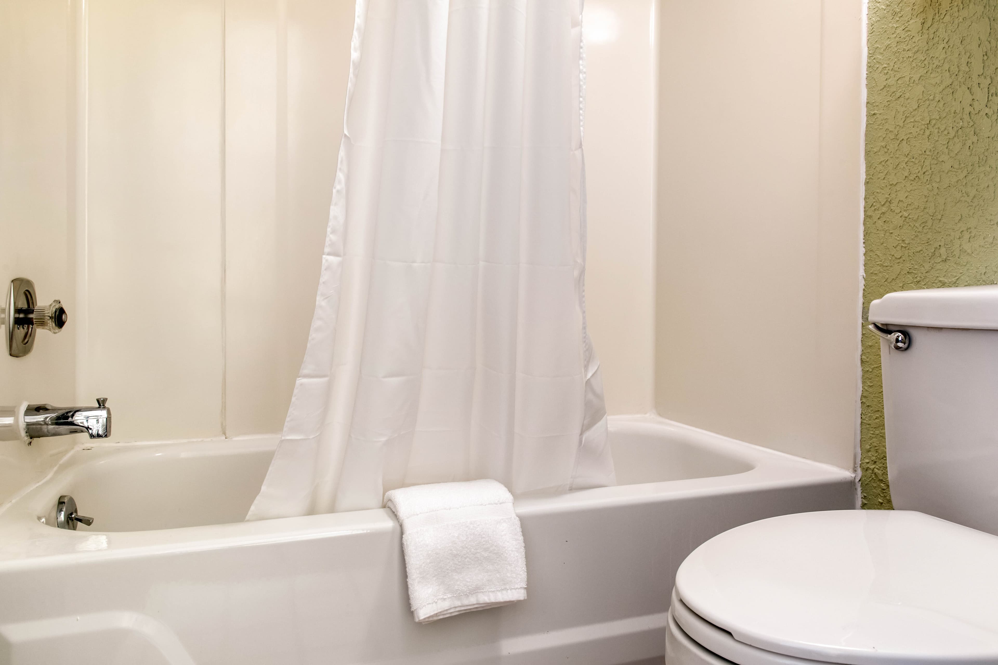 Quality Inn Huntingburg - Jasper — 6