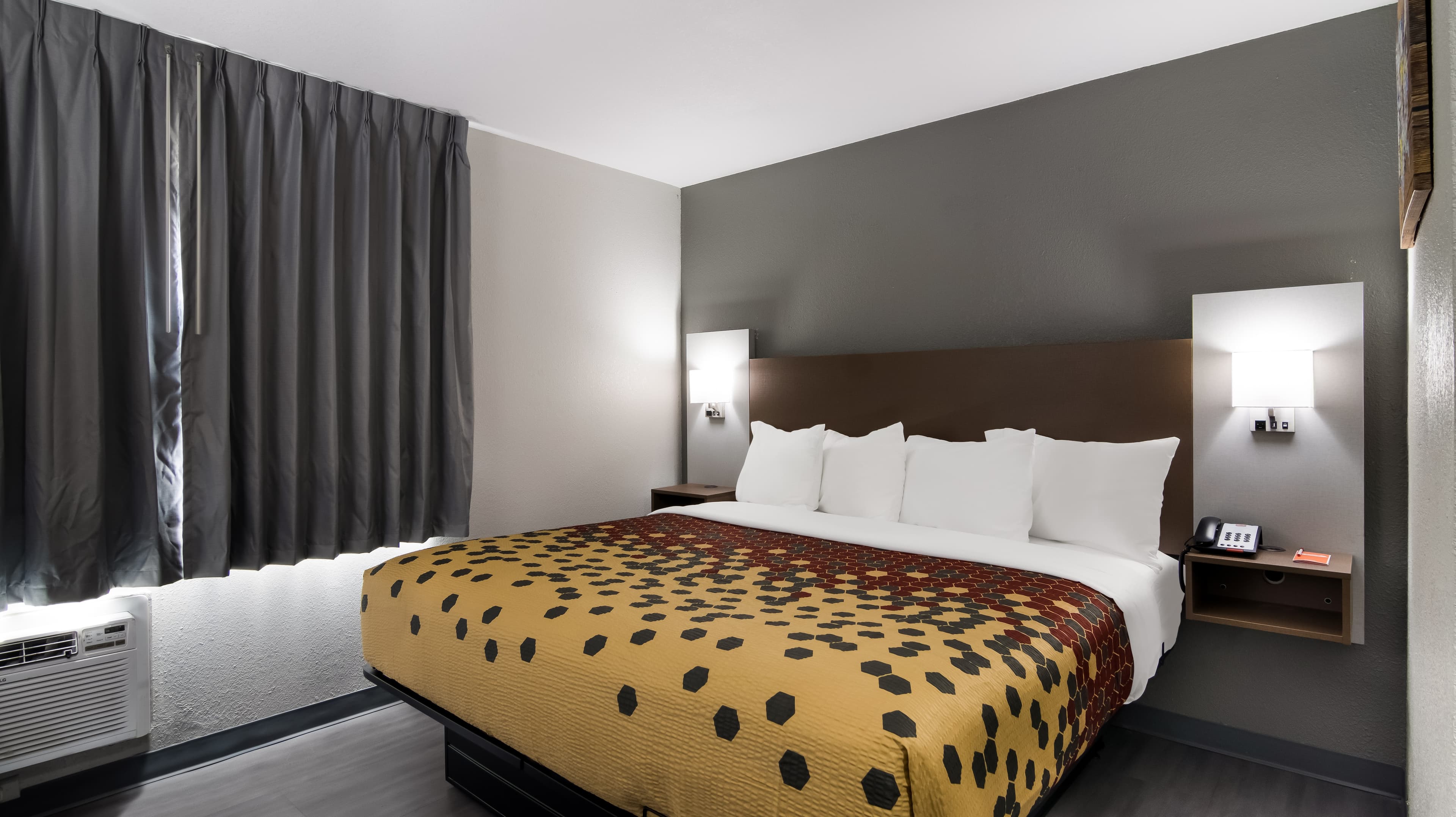 Econo Lodge Portage — 2