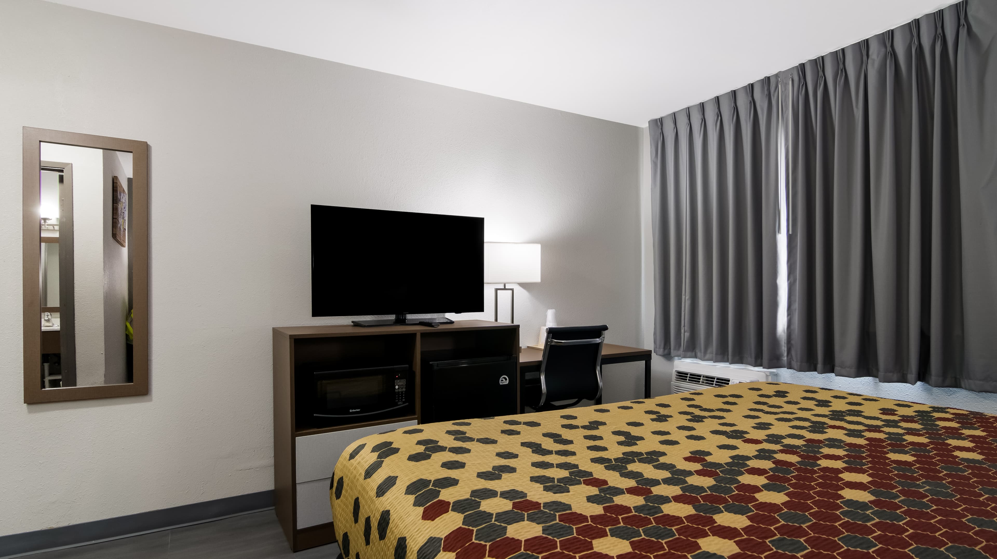 Econo Lodge Portage — 4