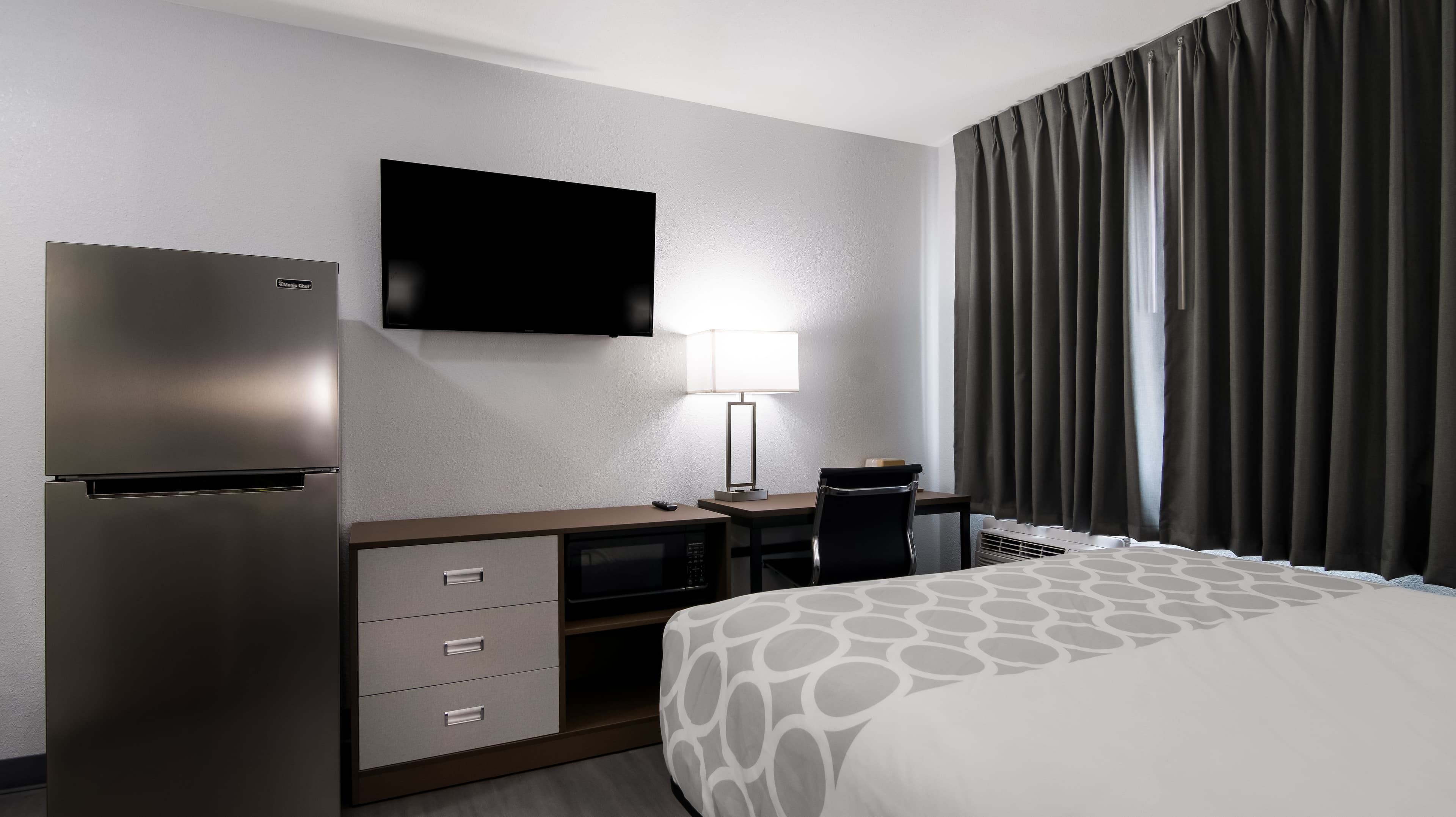 Suburban Studios Portage - Image 3