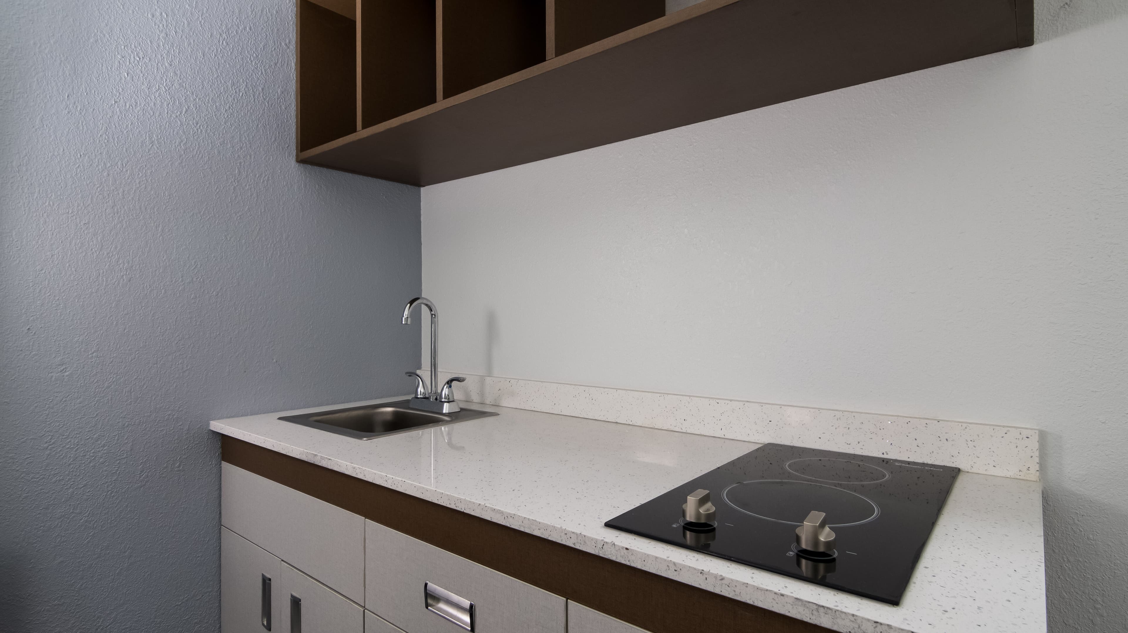 Suburban Studios Portage - Image 4
