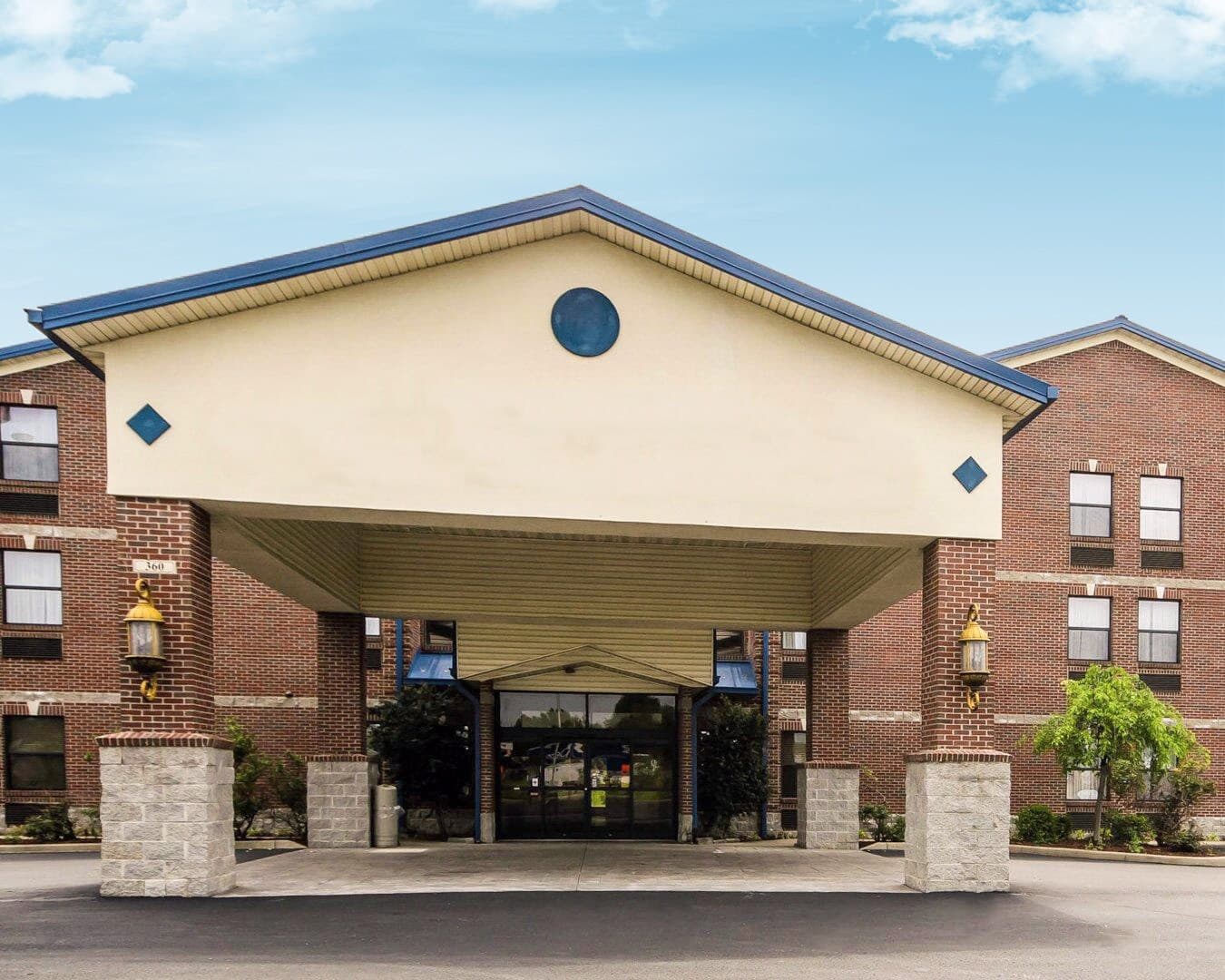Quality Suites Jeffersonville - Louisville North - Image 1