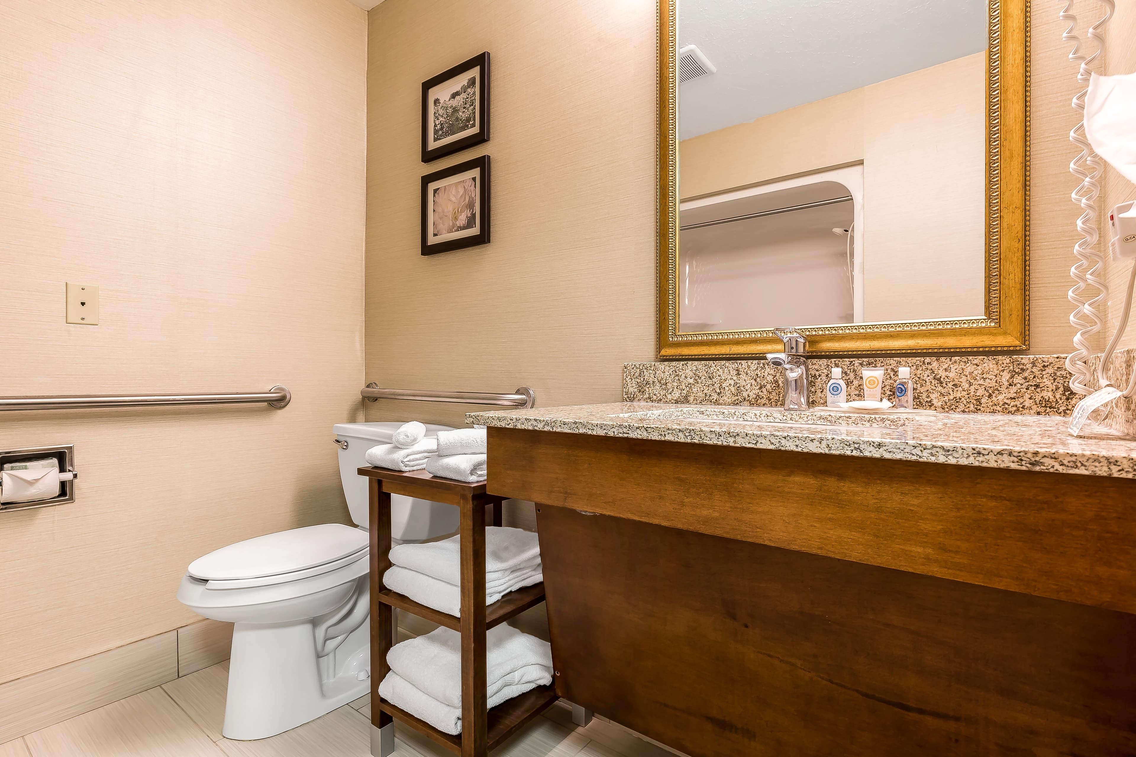 Comfort Inn & Suites Mishawaka-South Bend — 10
