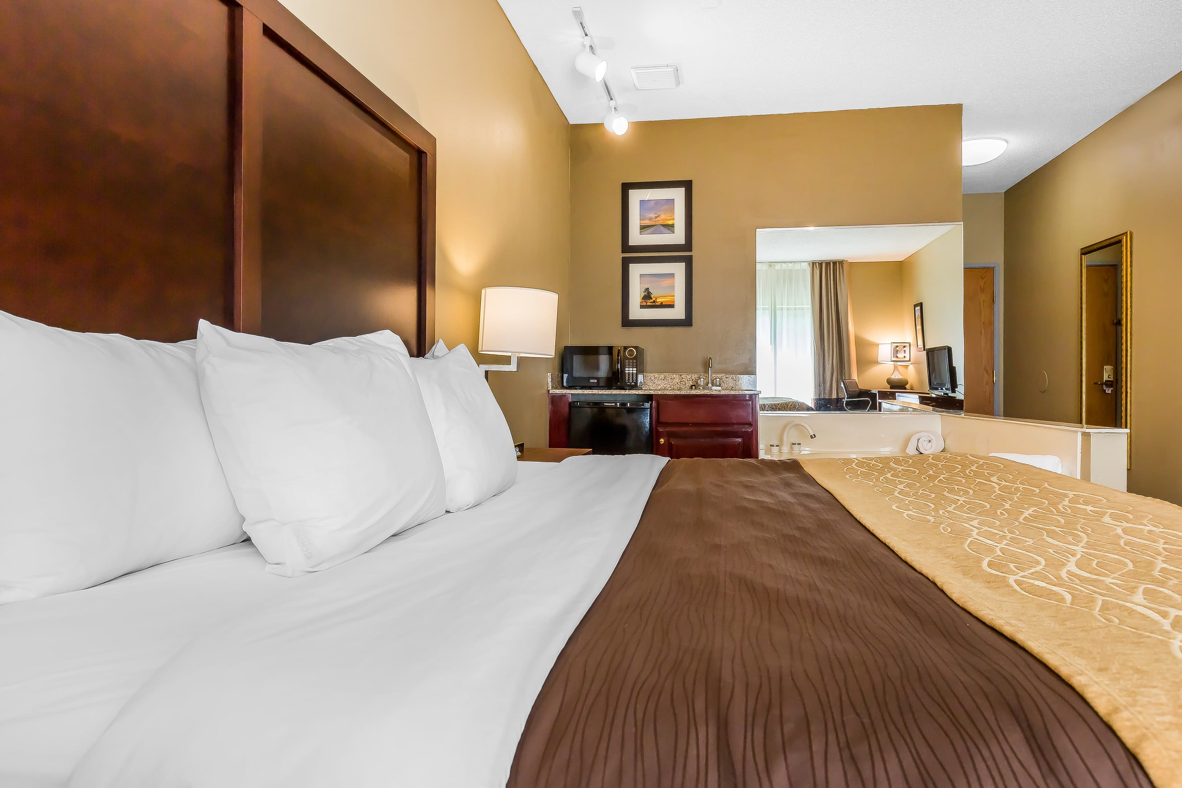 Comfort Inn & Suites Mishawaka-South Bend — 15