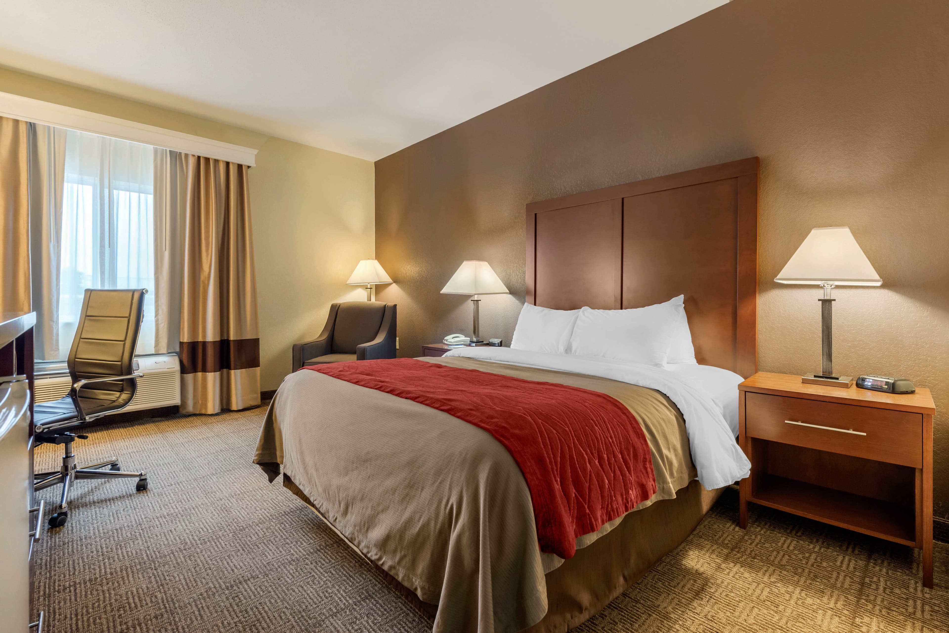 Comfort Inn Warren I-69 - Image 3