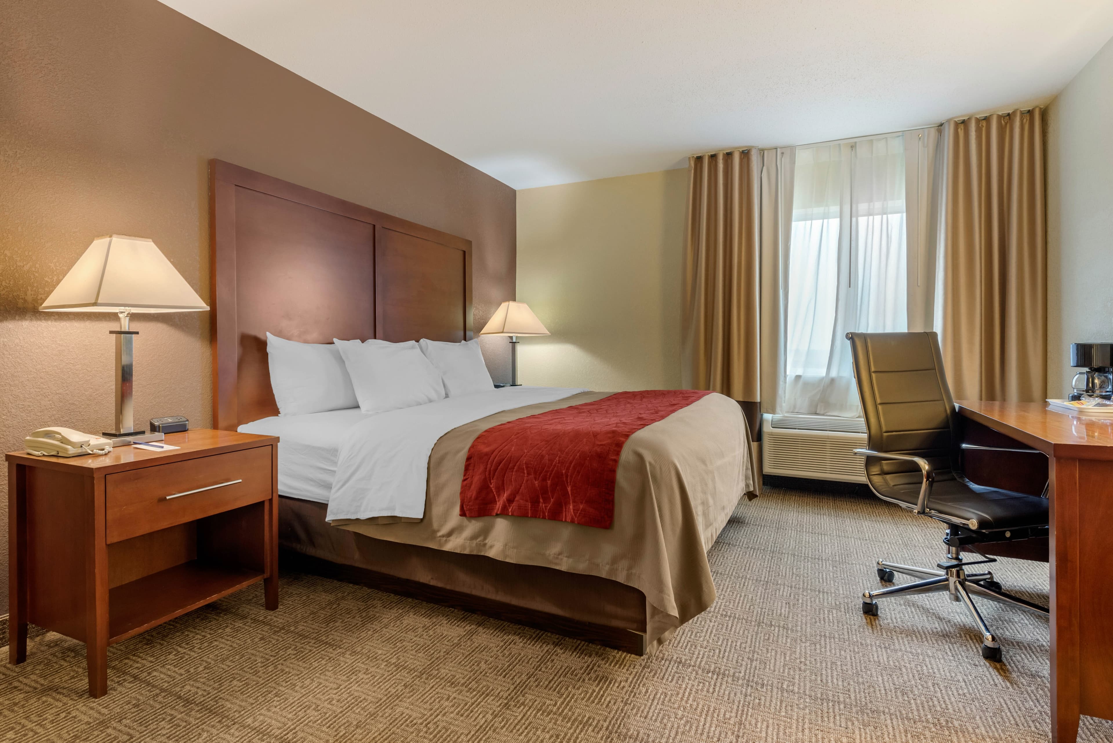 Comfort Inn Warren I-69 — 8