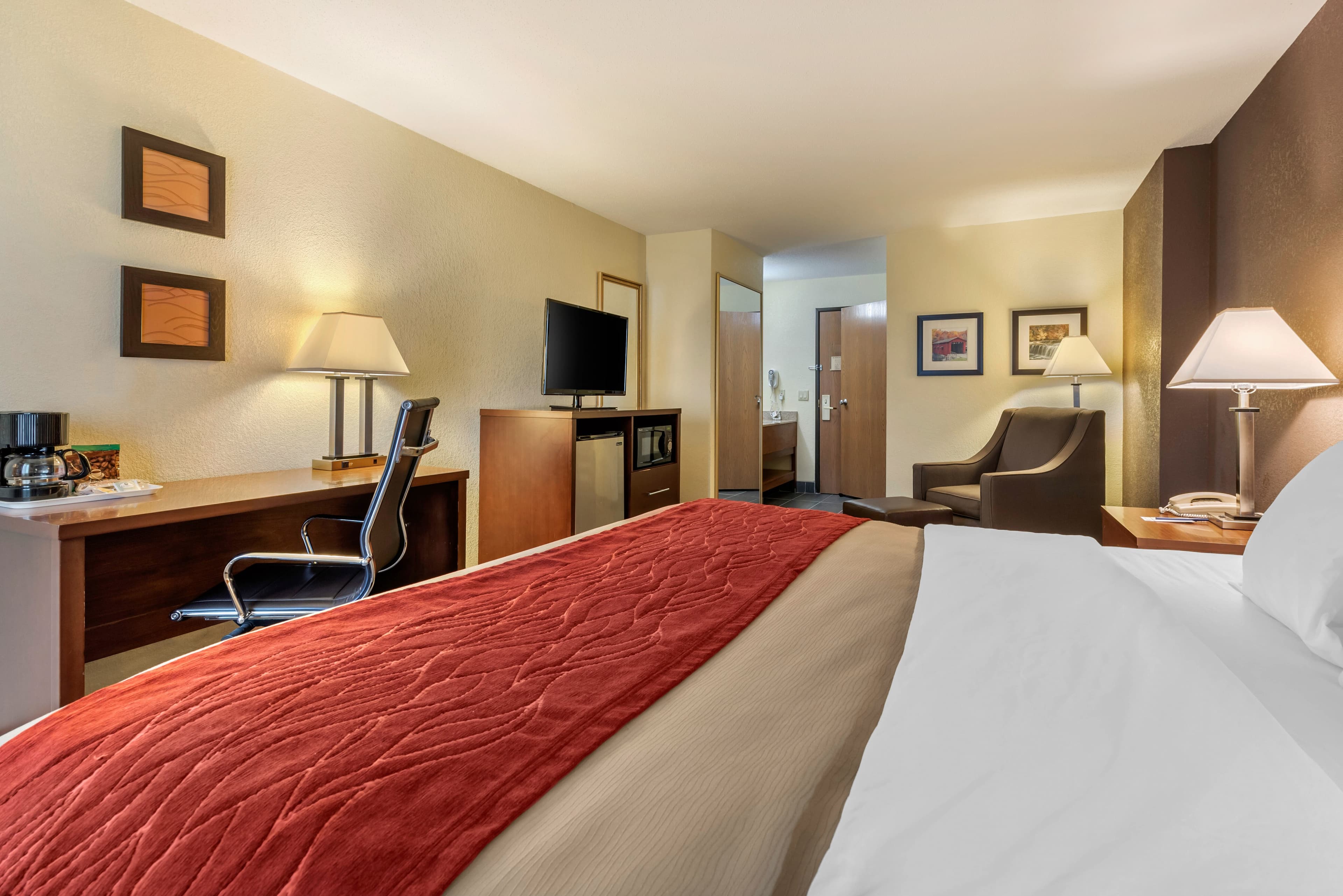 Comfort Inn Warren I-69 — 10