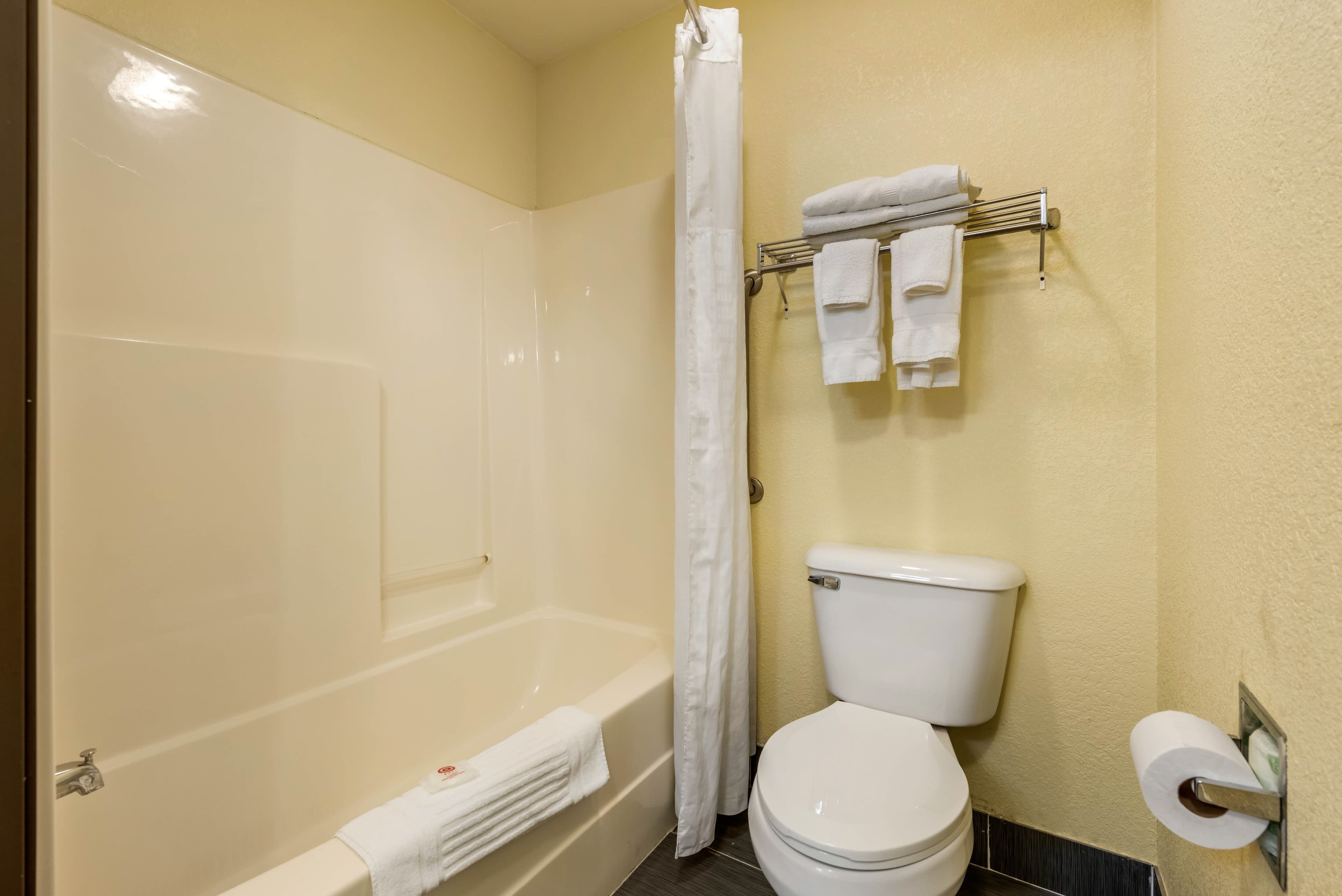 Comfort Inn Warren I-69 — 22