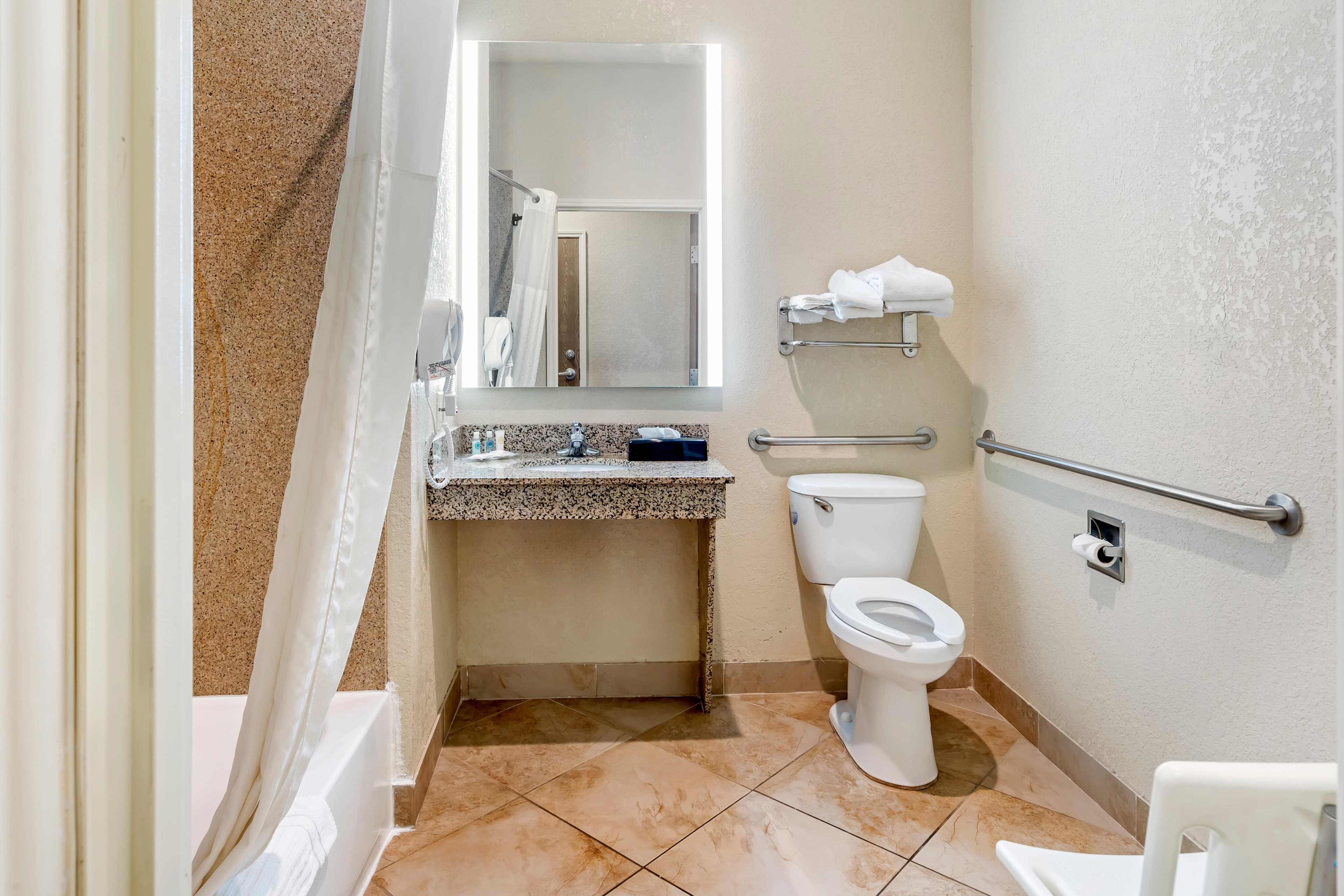 Comfort Suites Merrillville near US 30 - Image 5