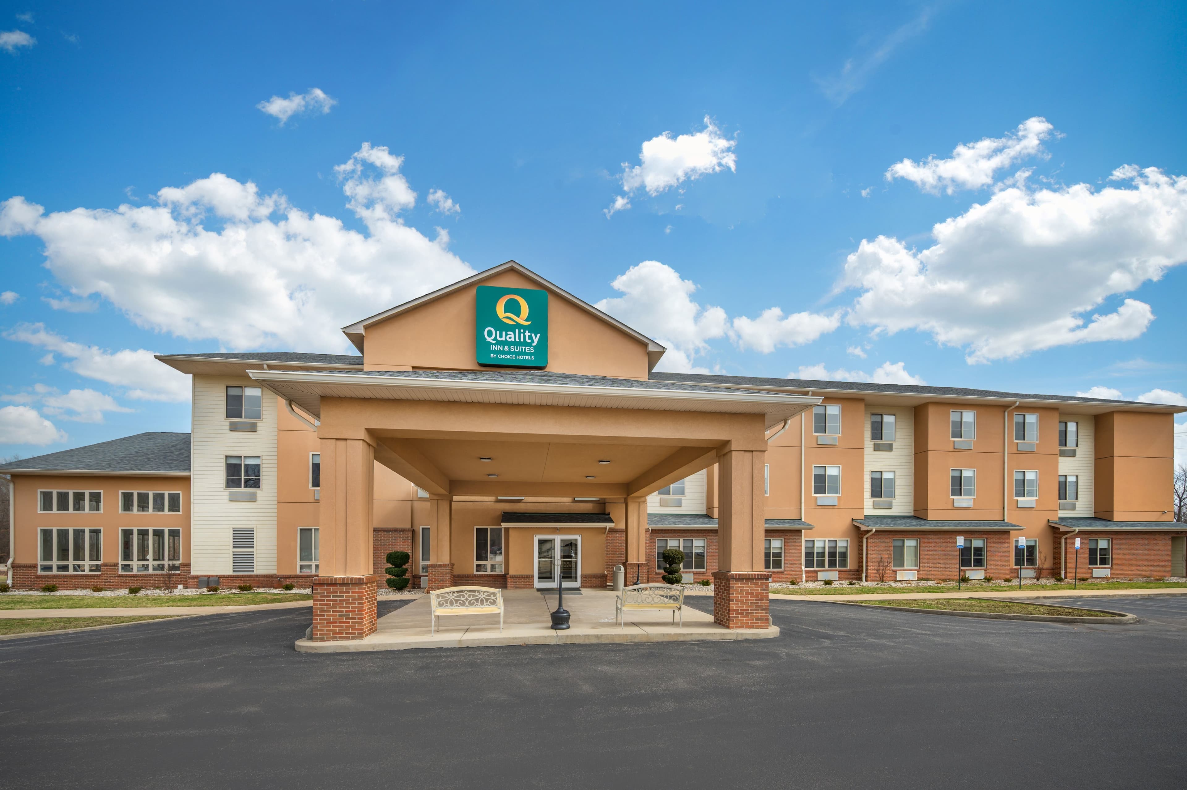 Quality Inn & Suites Rockport - Owensboro North - Image 1
