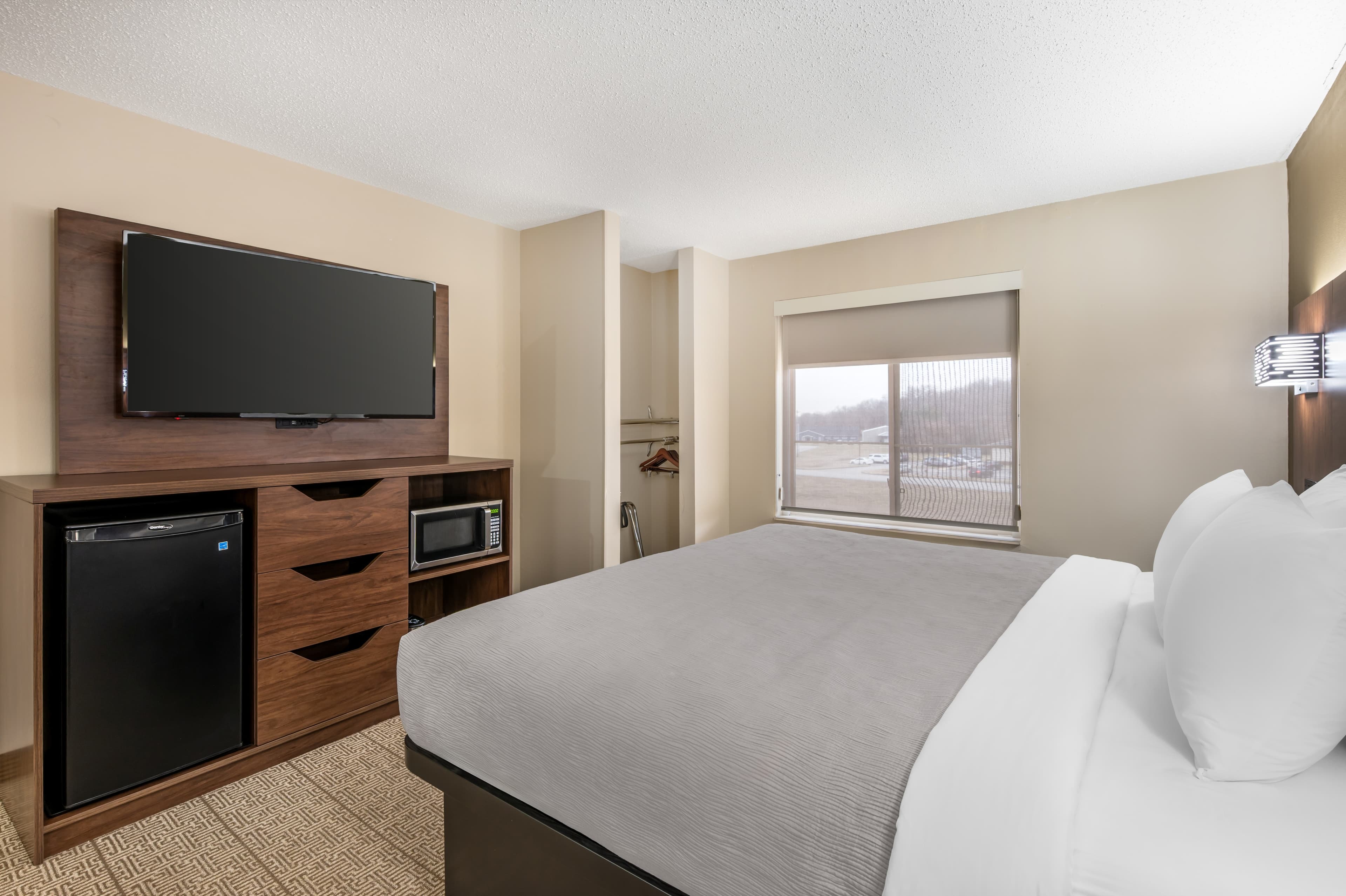 Quality Inn & Suites Rockport - Owensboro North - Image 3