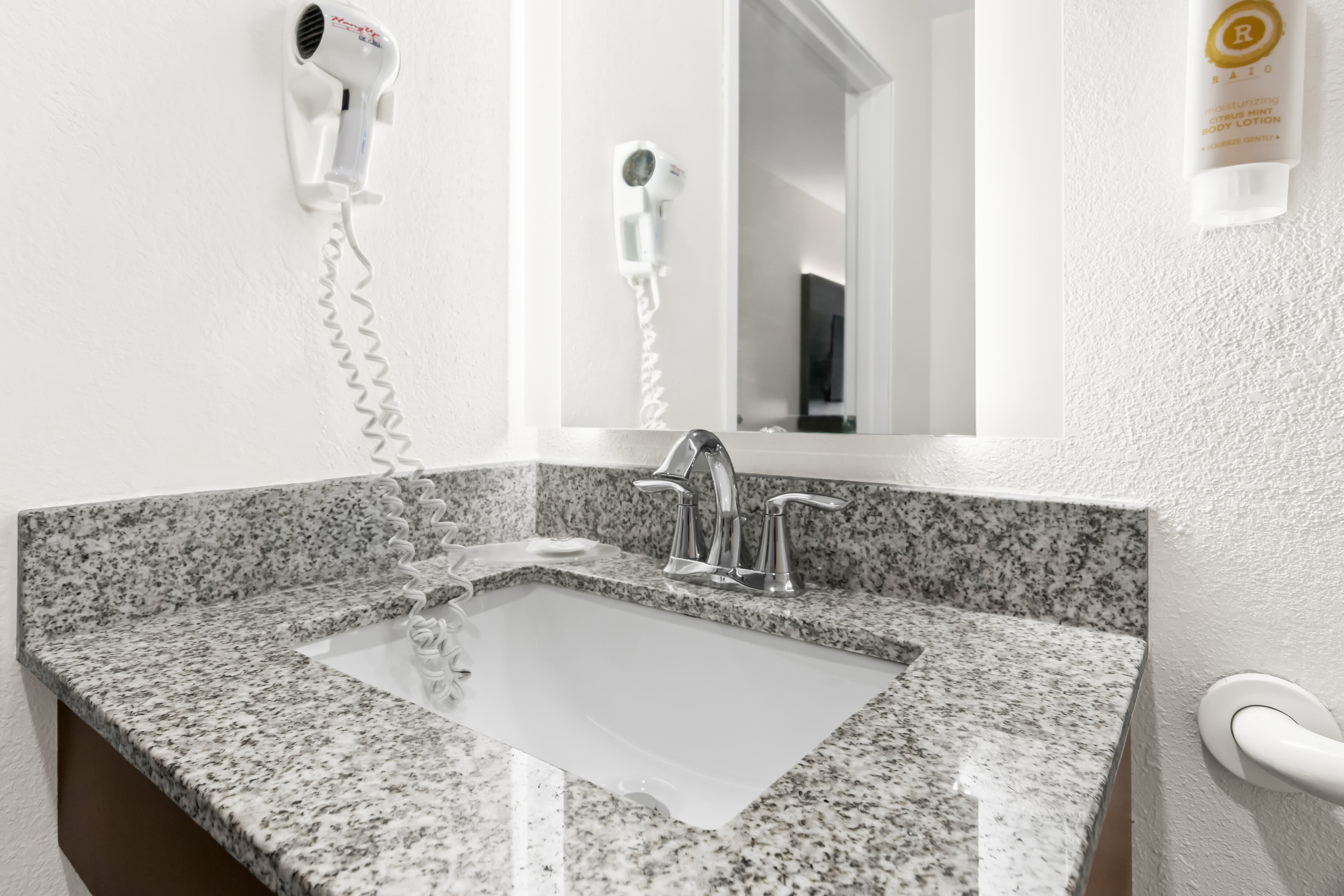 Comfort Inn Schereville — 6