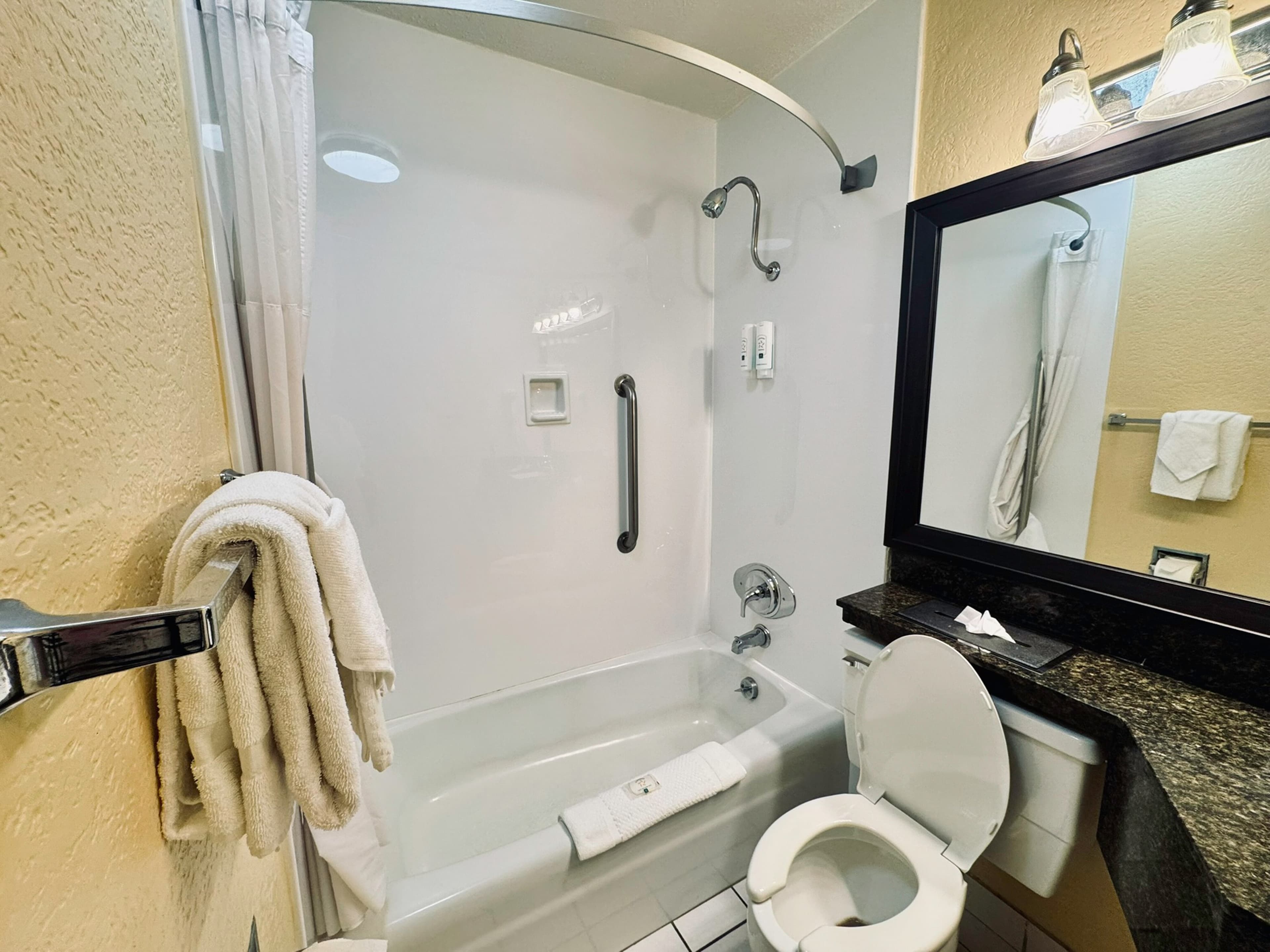 Quality Inn Conference Center Logansport - Image 4