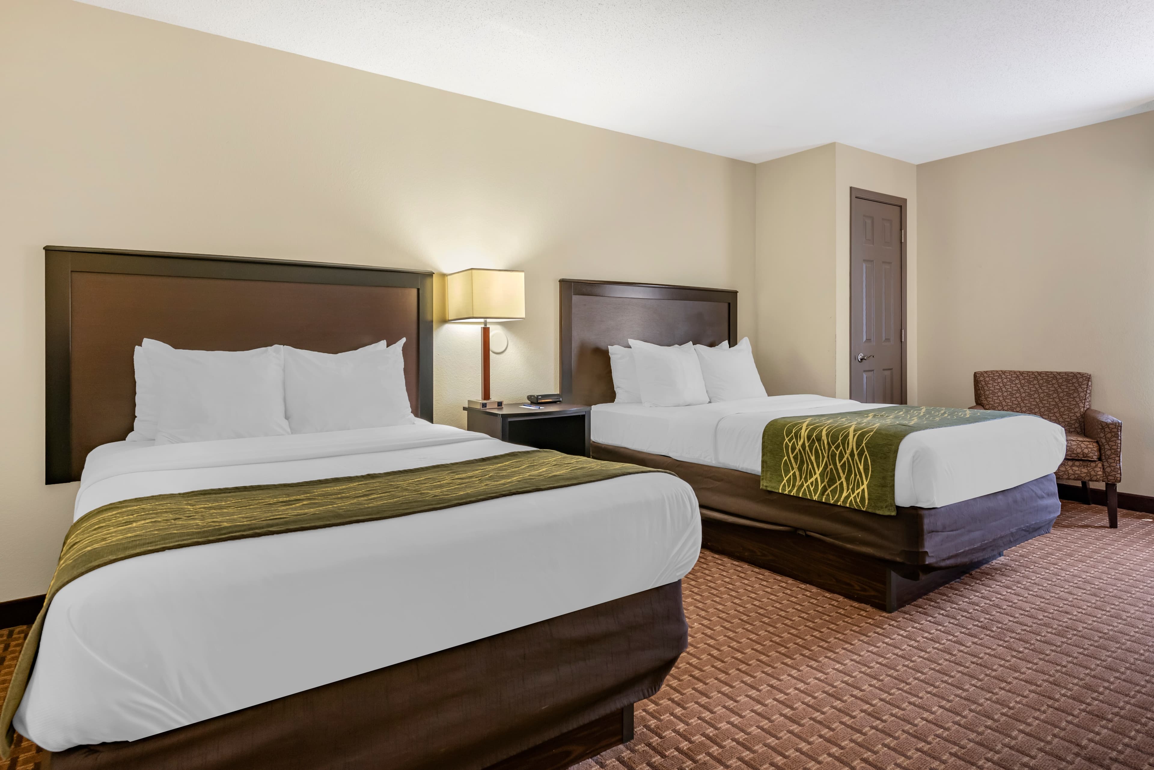 Comfort Inn & Suites Warsaw near US-30 - Image 3