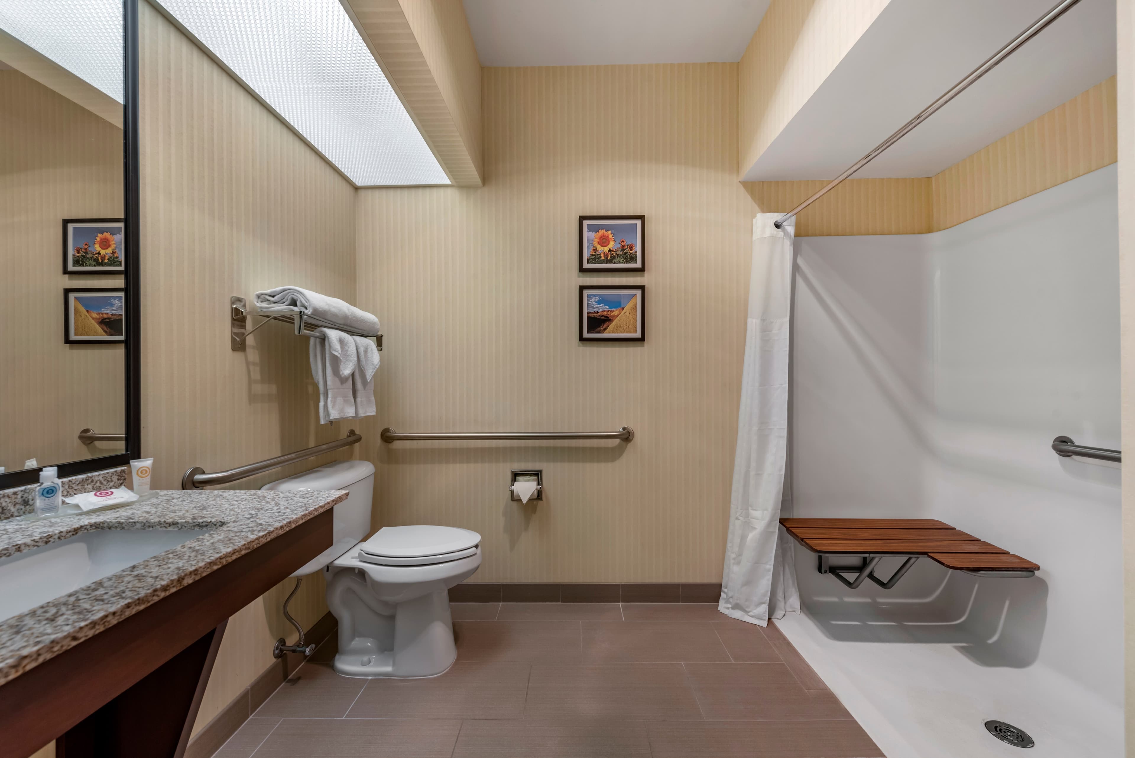 Comfort Inn & Suites Warsaw near US-30 — 9