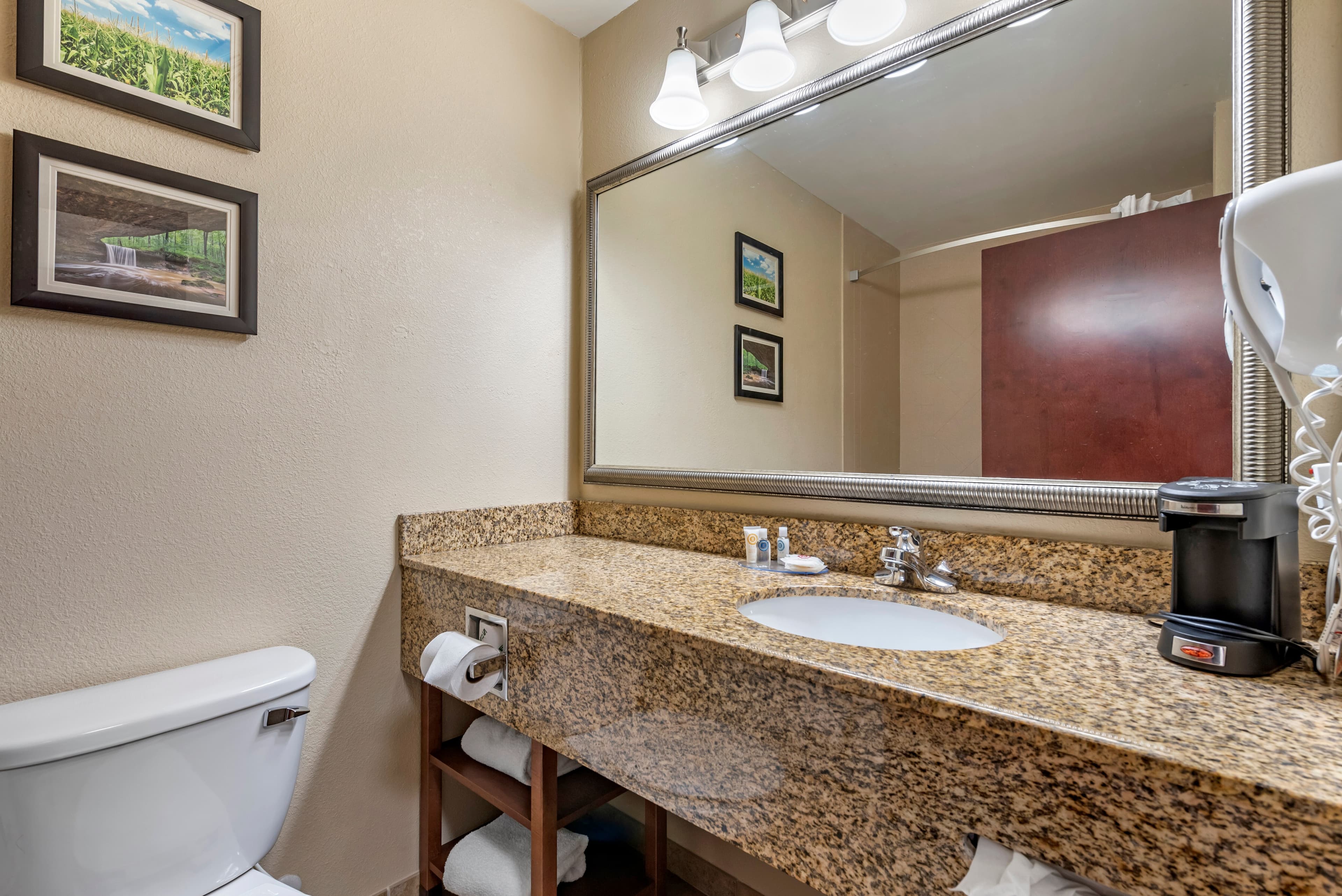 Comfort Inn & Suites Muncie Near University — 9