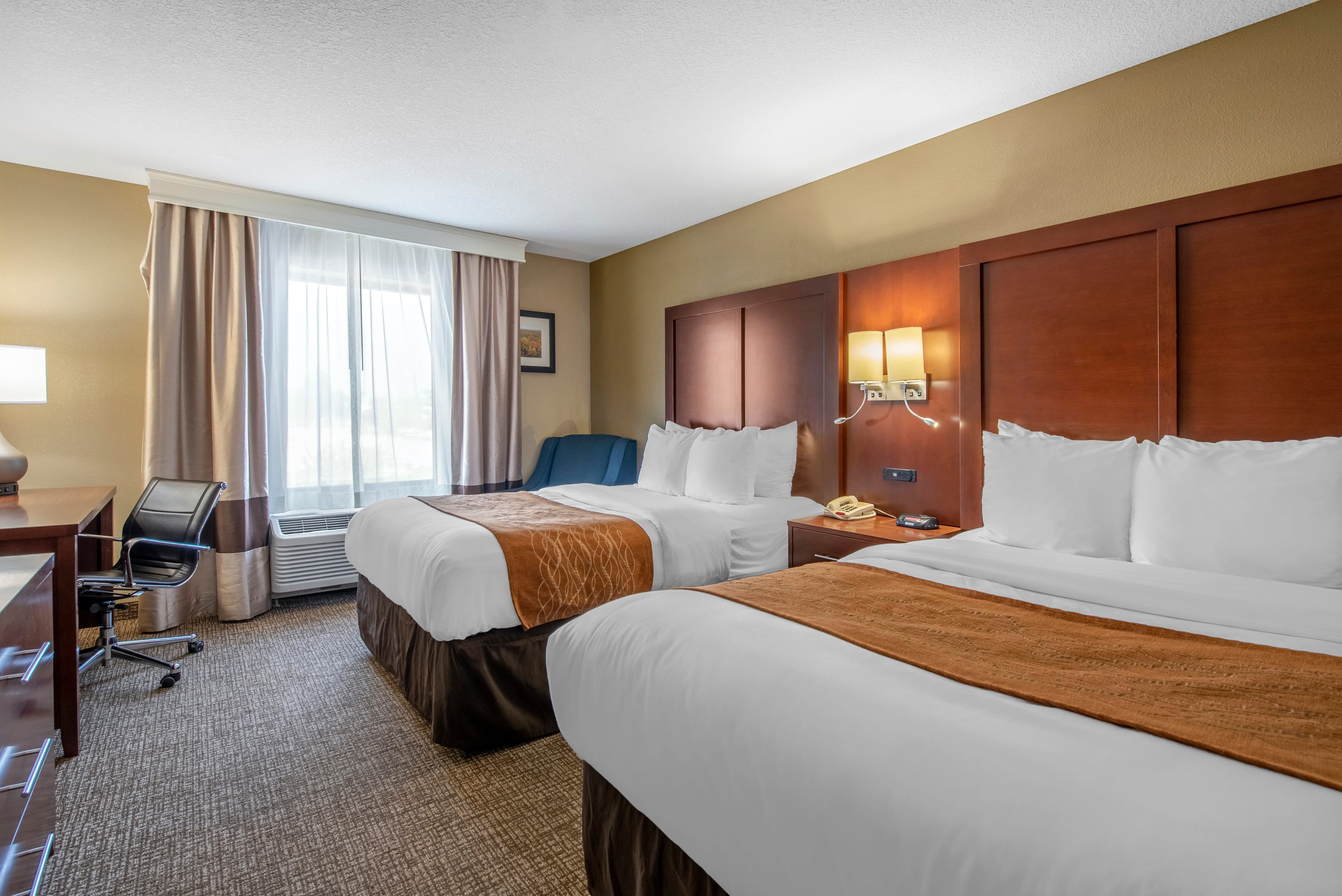 Comfort Inn & Suites Muncie Near University — 10