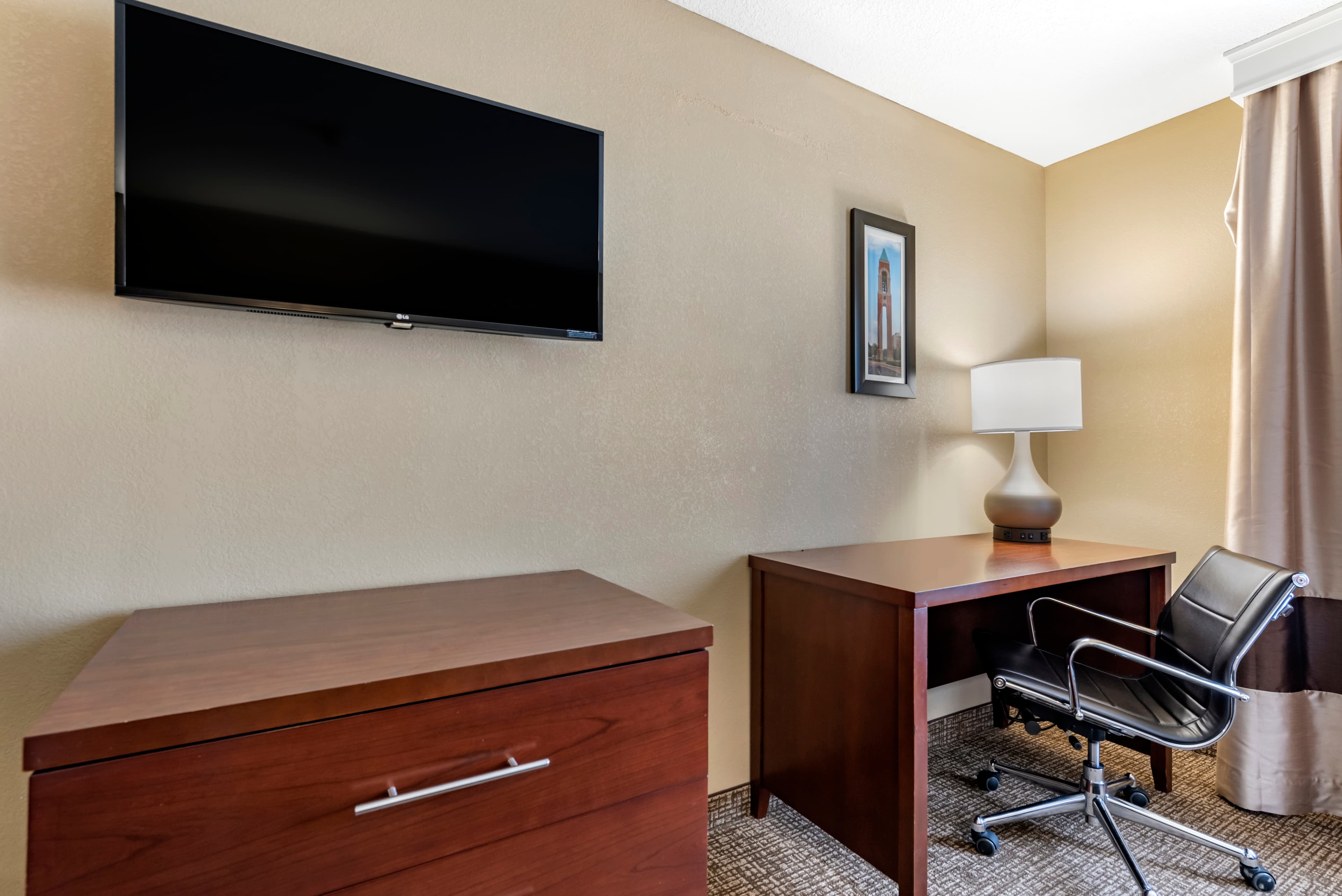 Comfort Inn & Suites Muncie Near University — 11