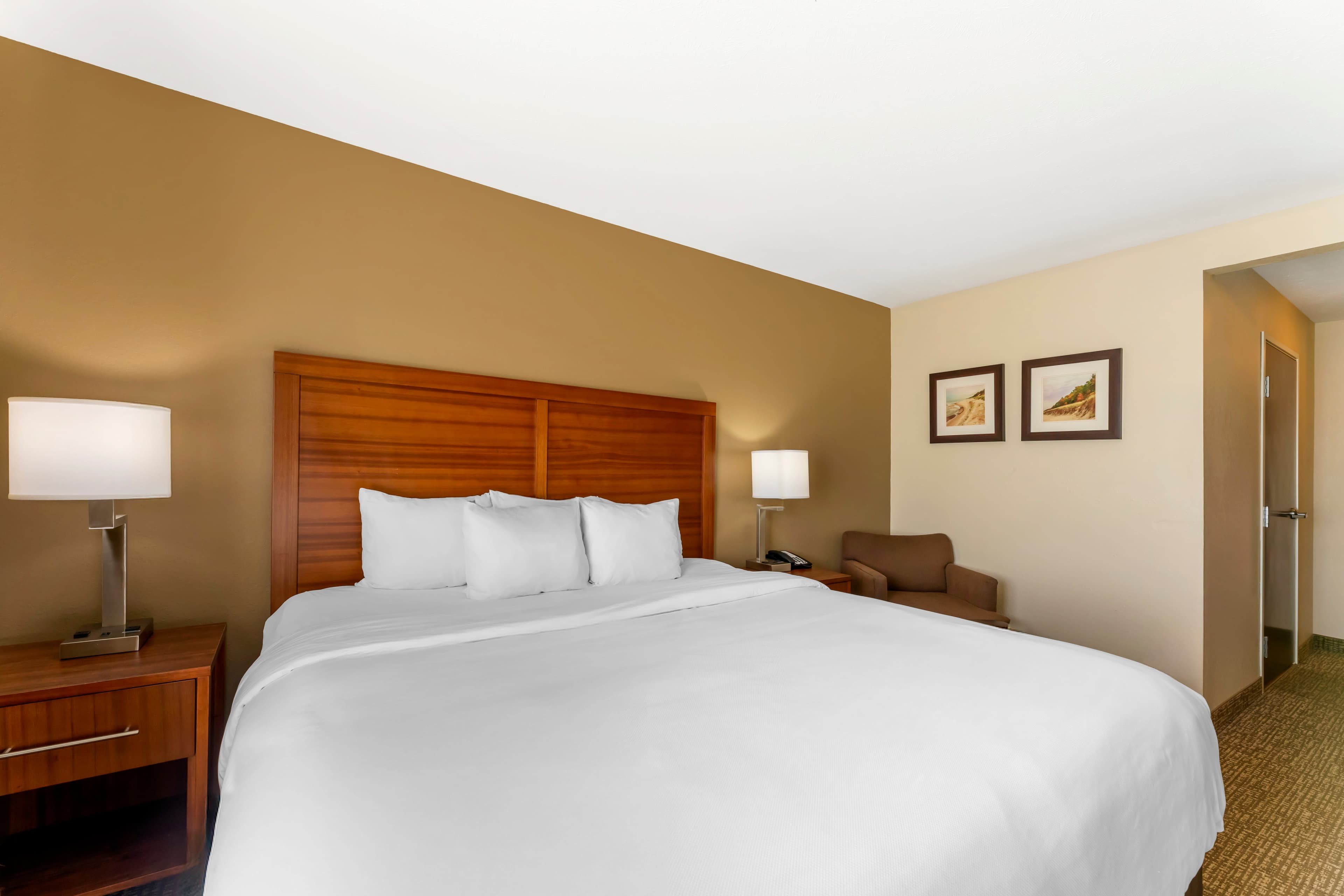 Comfort Inn & Suites Porter near Indiana Dunes - Image 3