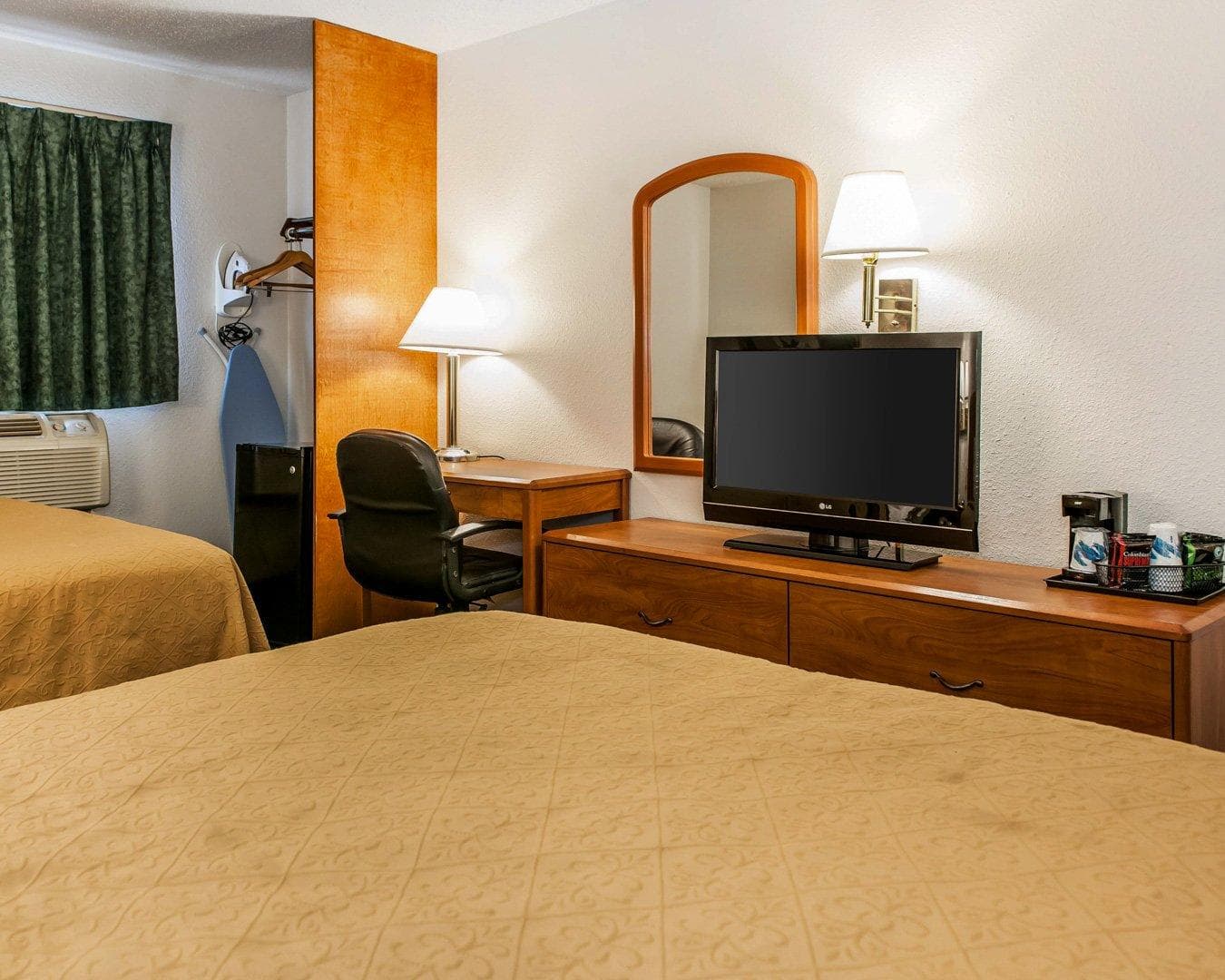 Quality Inn South — 11