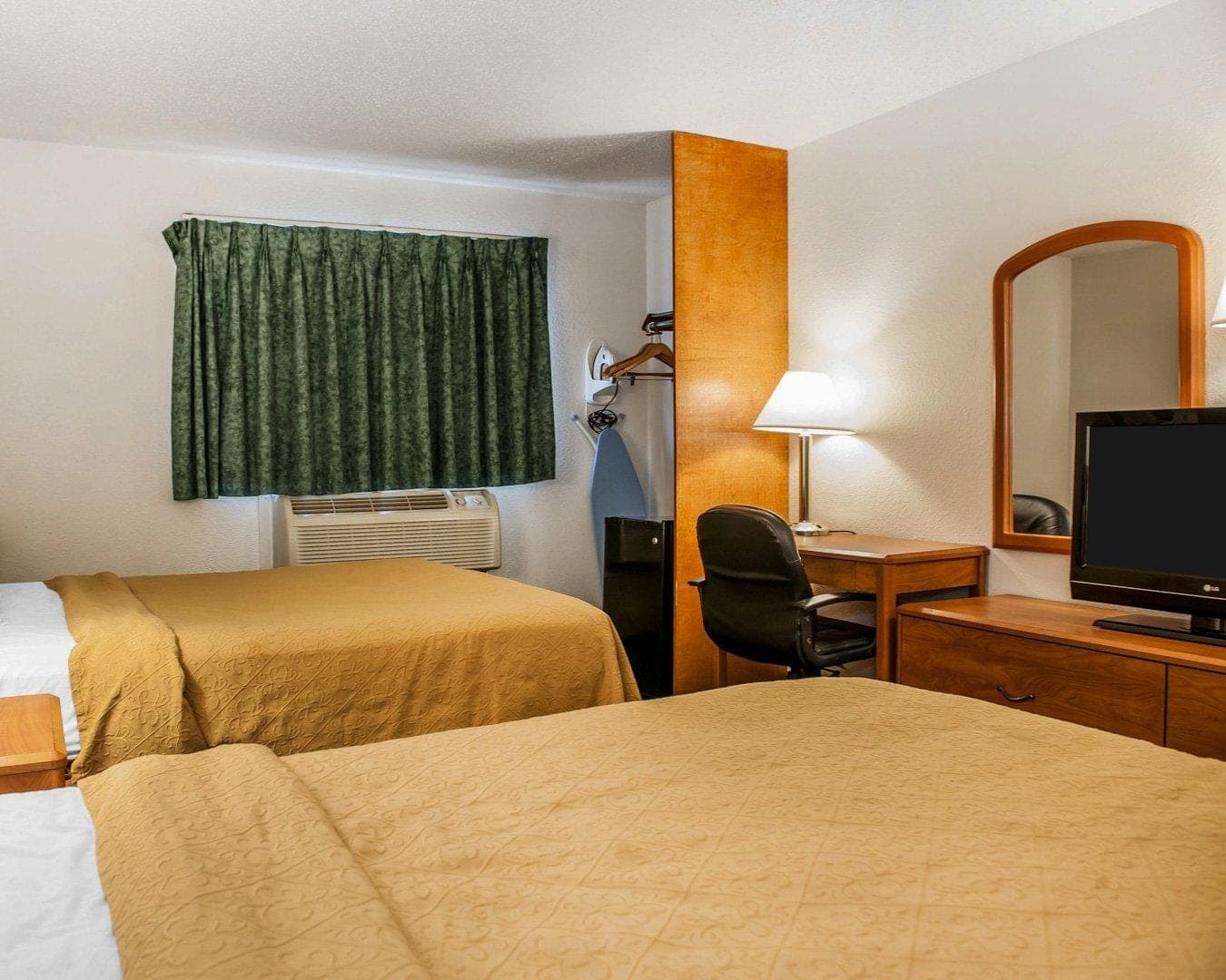 Quality Inn South — 12