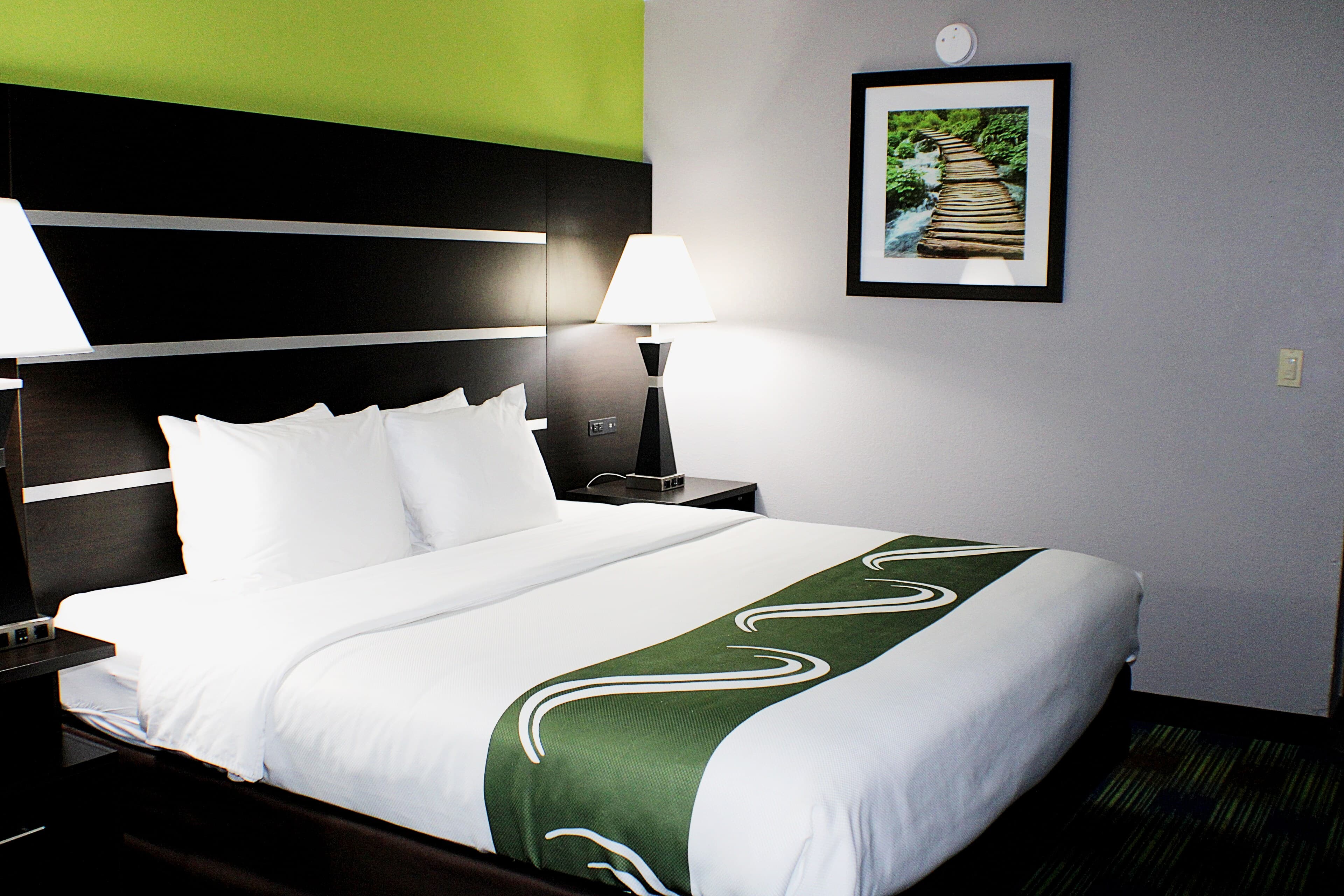 Quality Inn & Suites Bedford West - Image 1