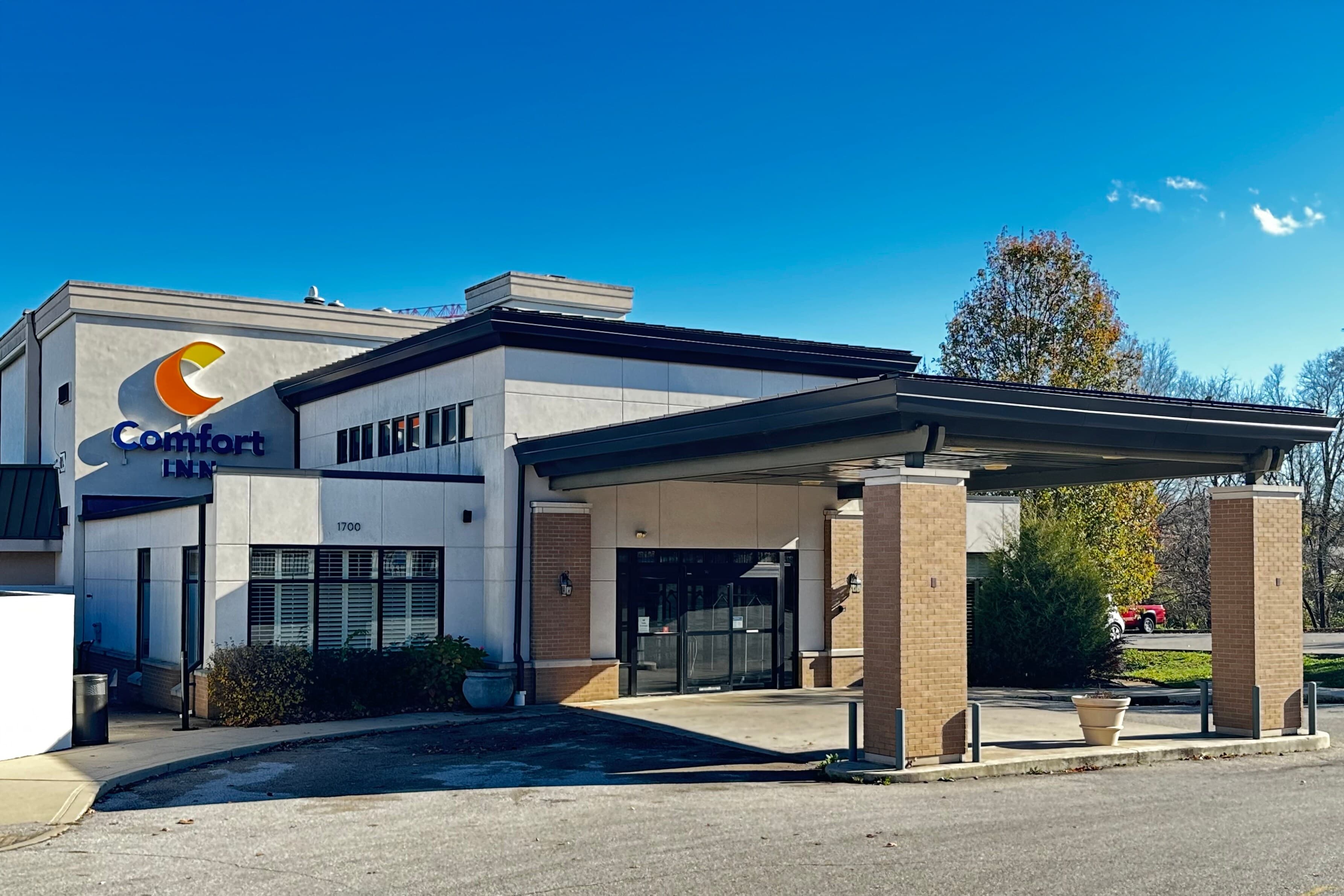 Comfort Inn Bloomington near University - Image 1