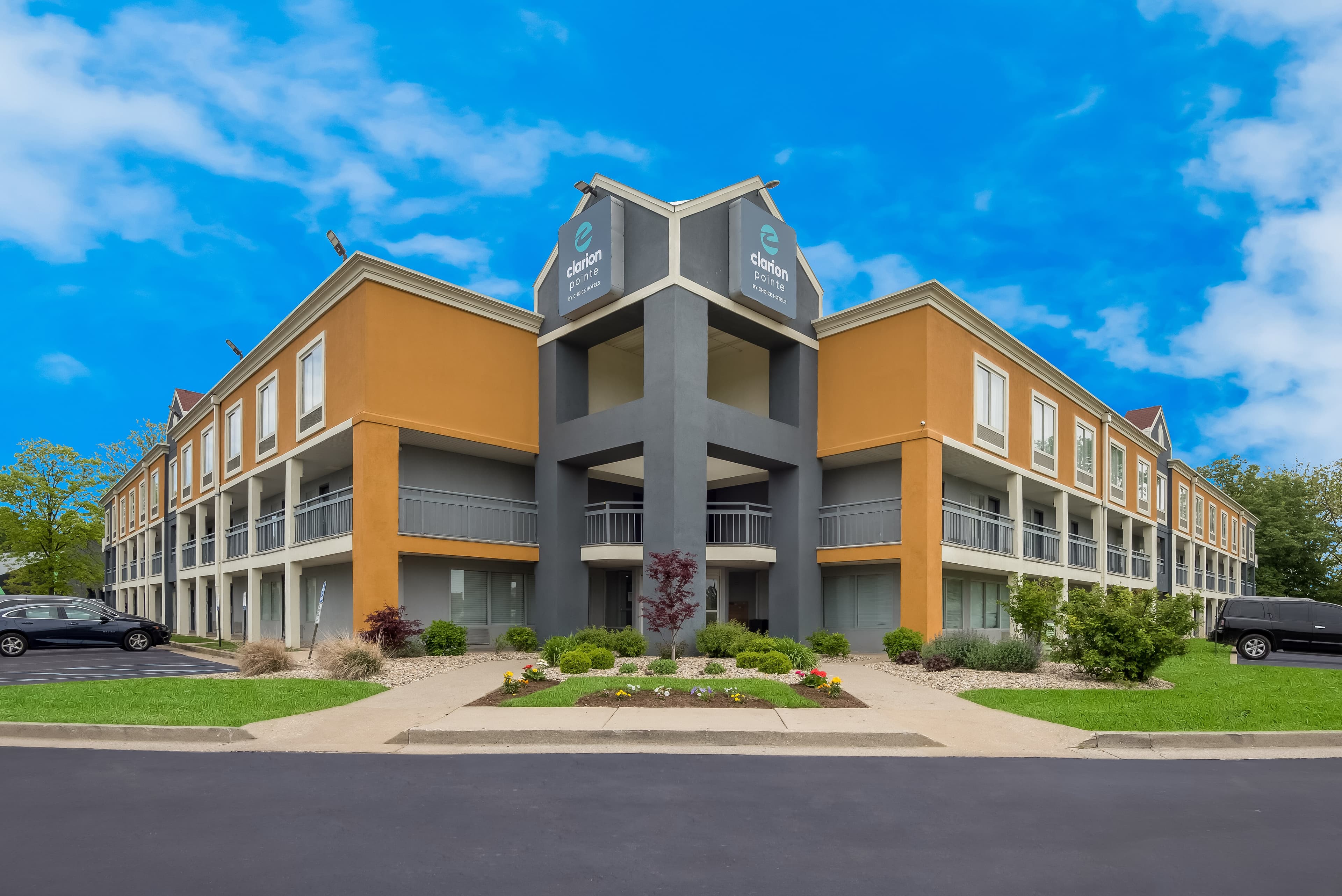 Clarion Pointe Indianapolis Northeast - Image 1