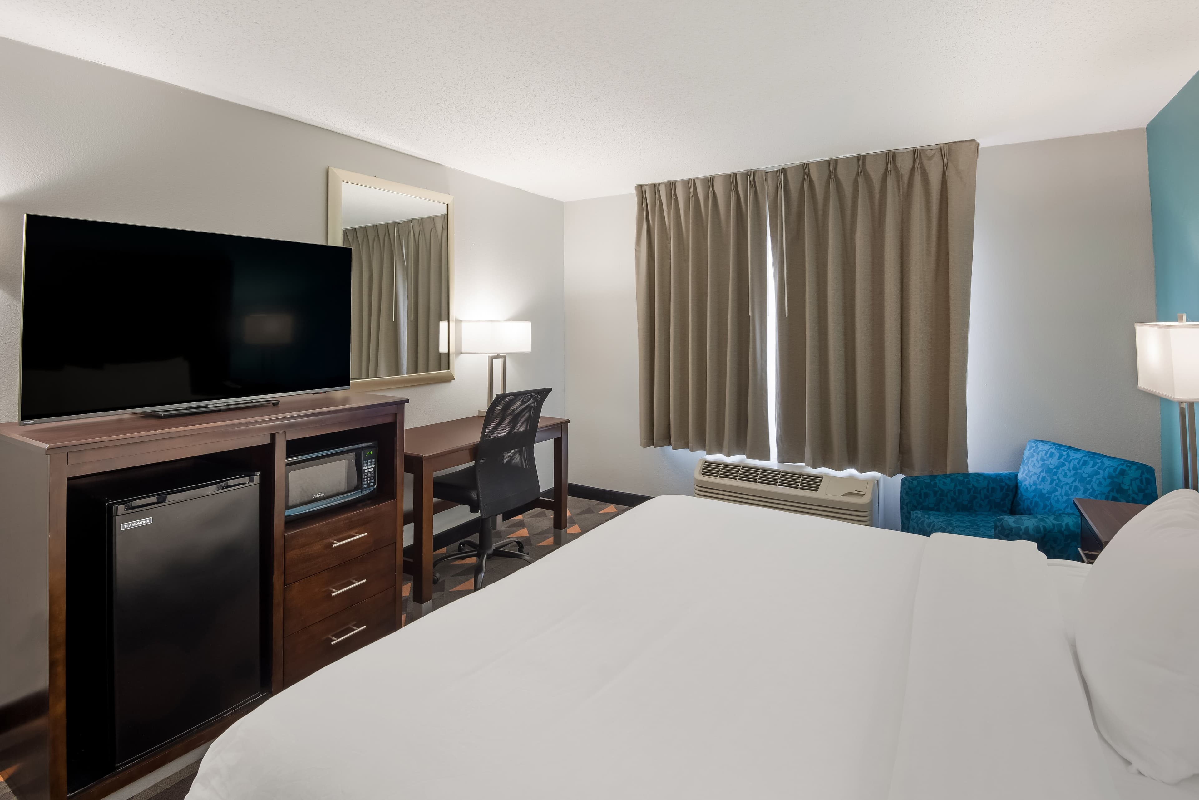 Clarion Pointe Indianapolis Northeast — 6