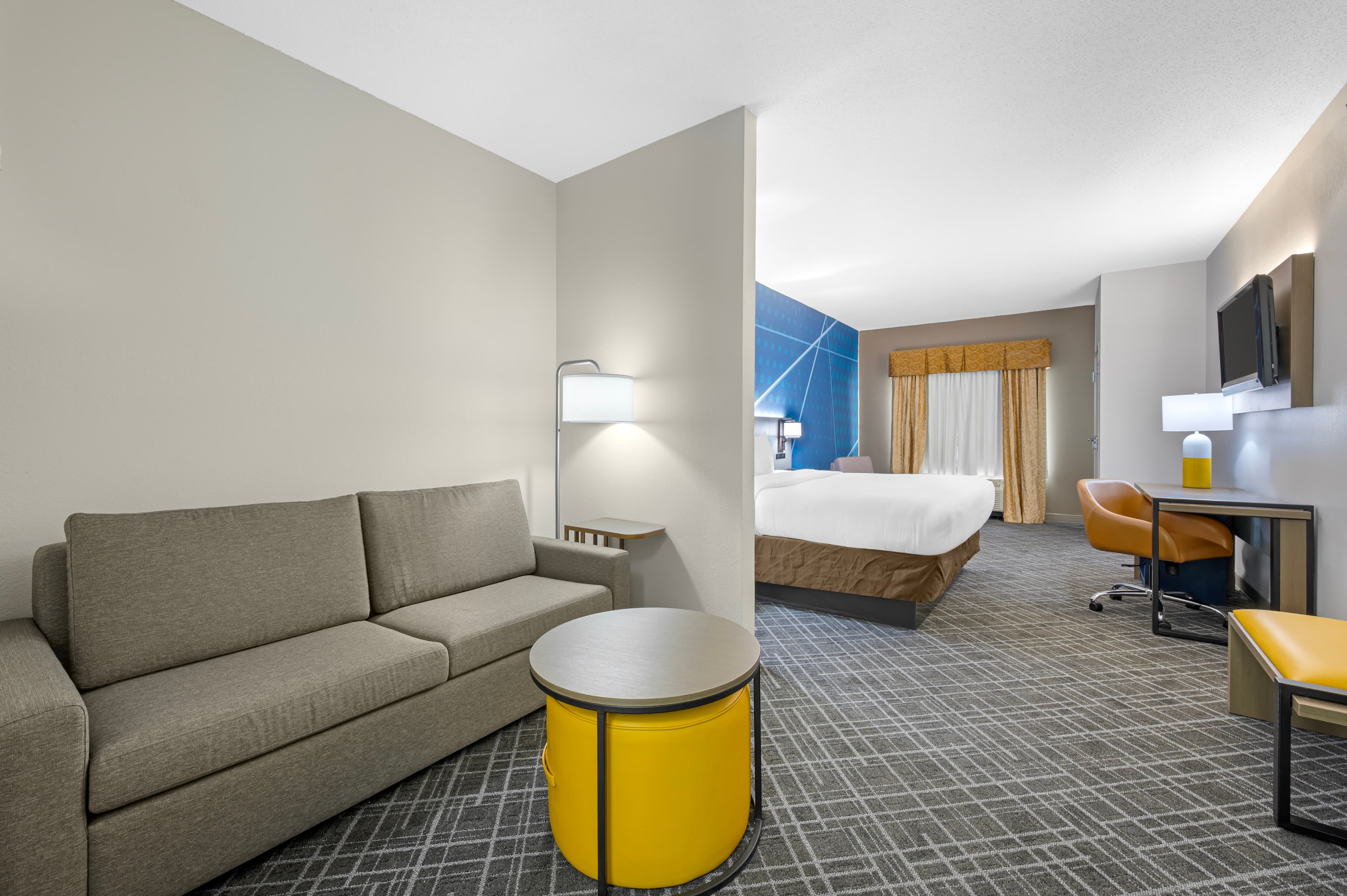 Comfort Suites near Indianapolis Airport — 11