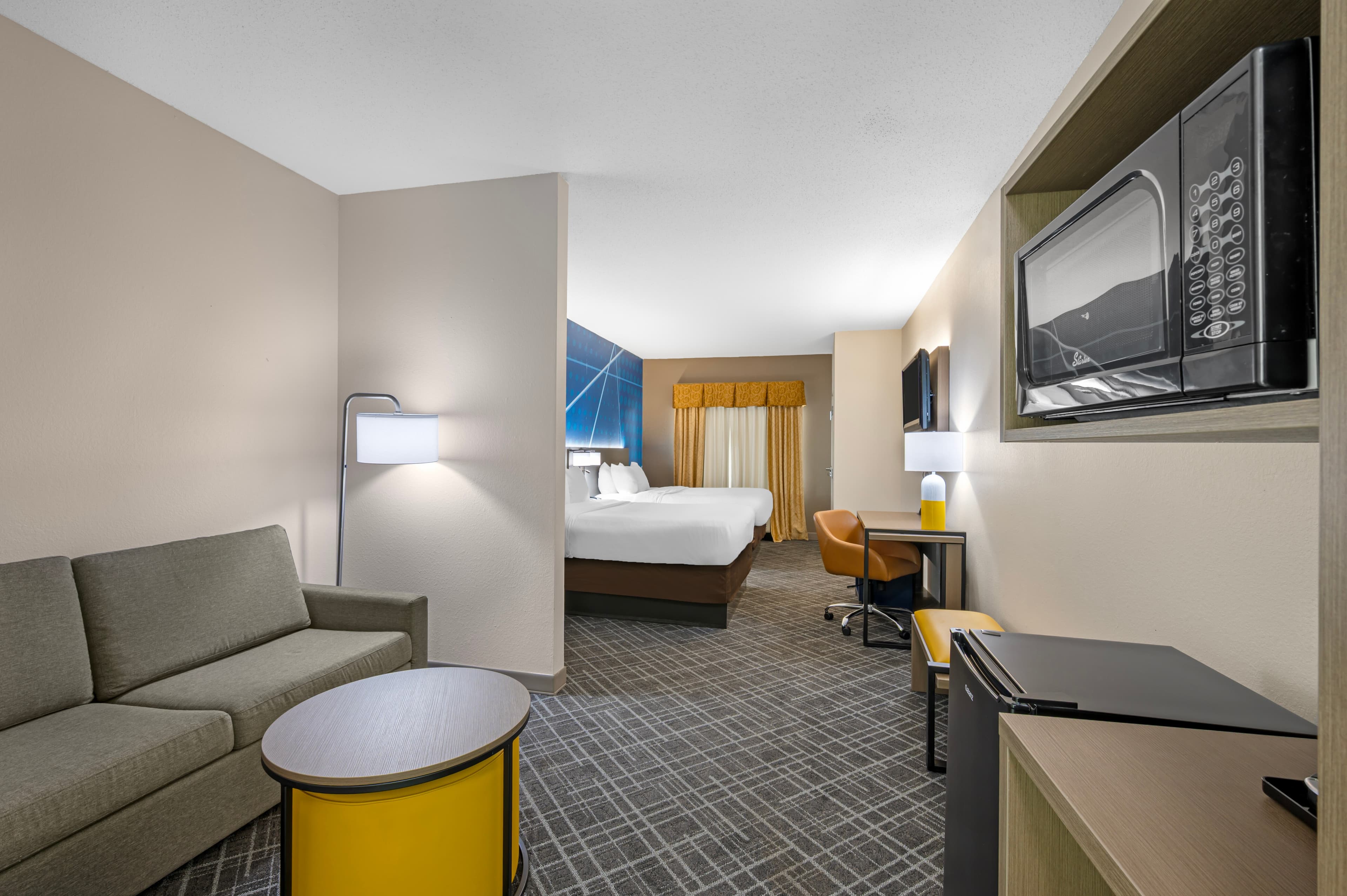 Comfort Suites near Indianapolis Airport — 17