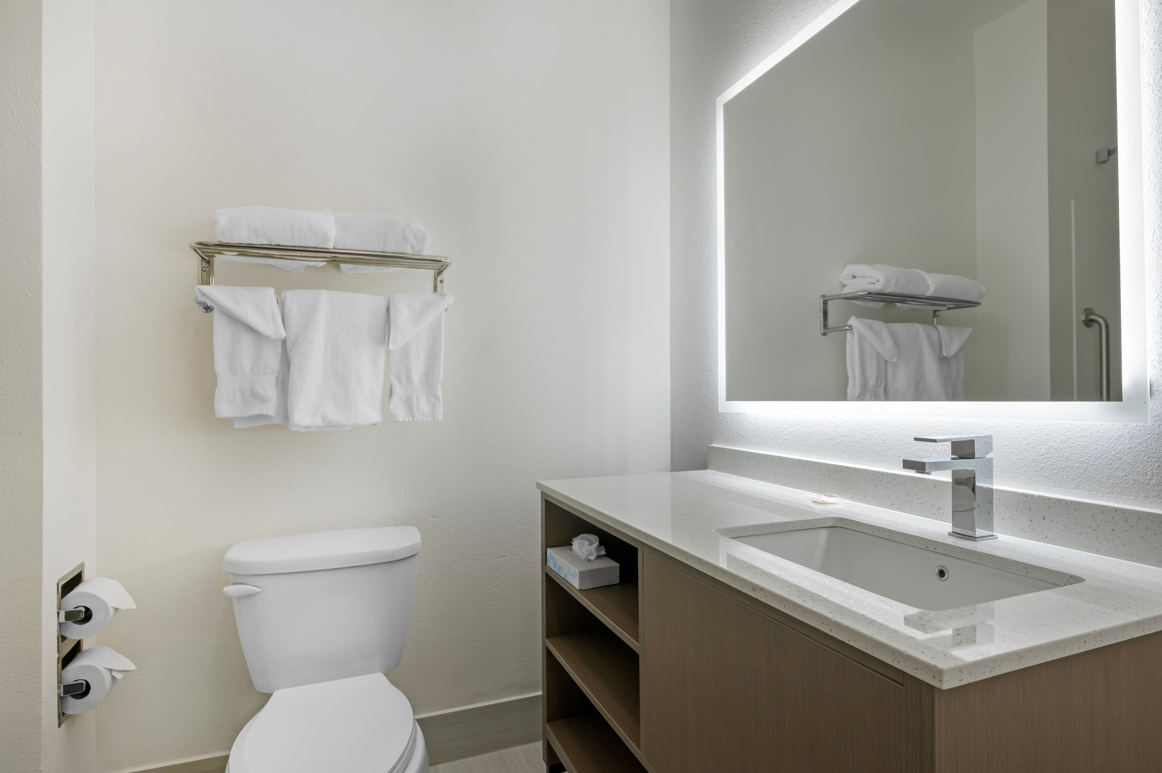 Comfort Suites near Indianapolis Airport — 18
