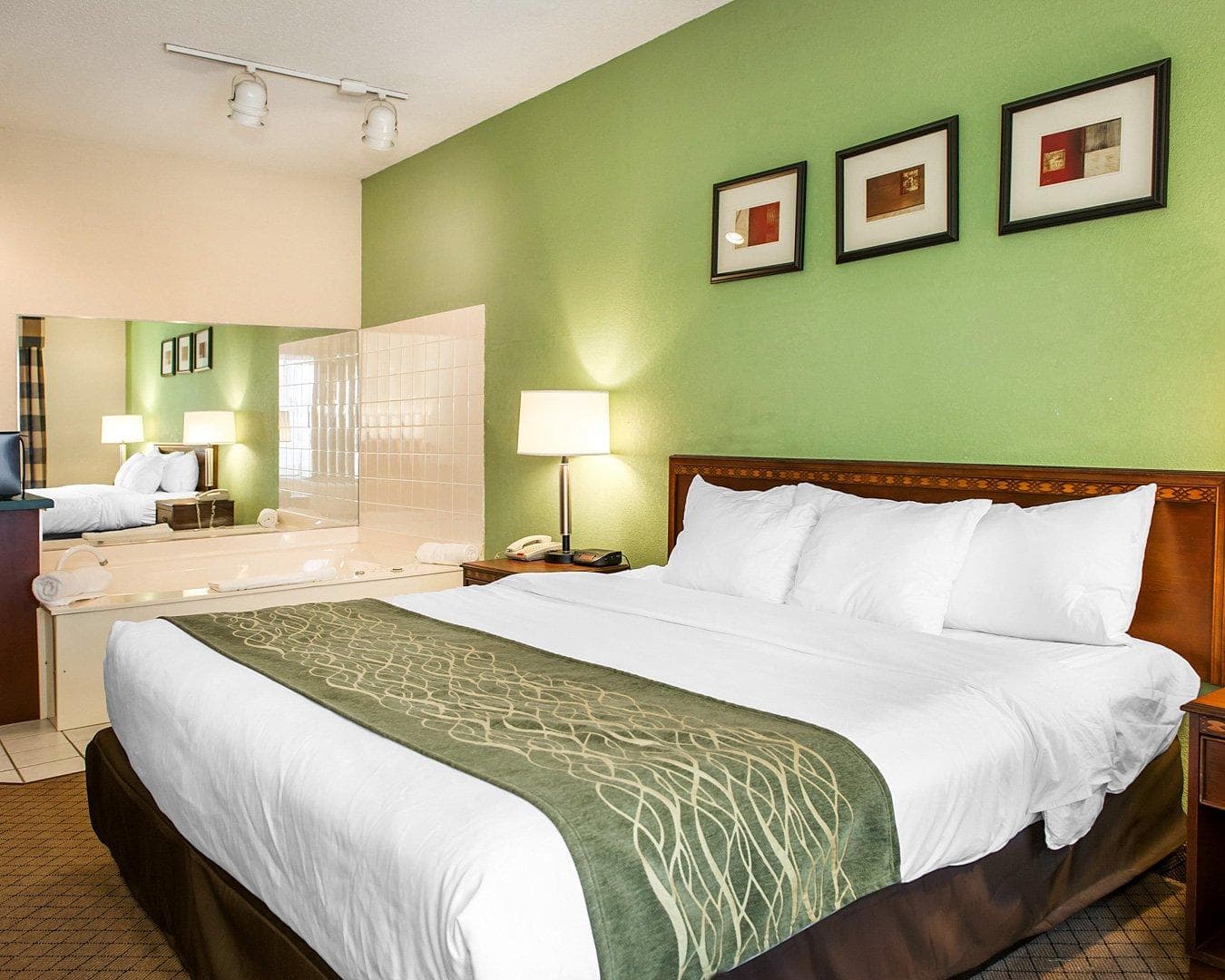 Comfort Inn Goshen — 11