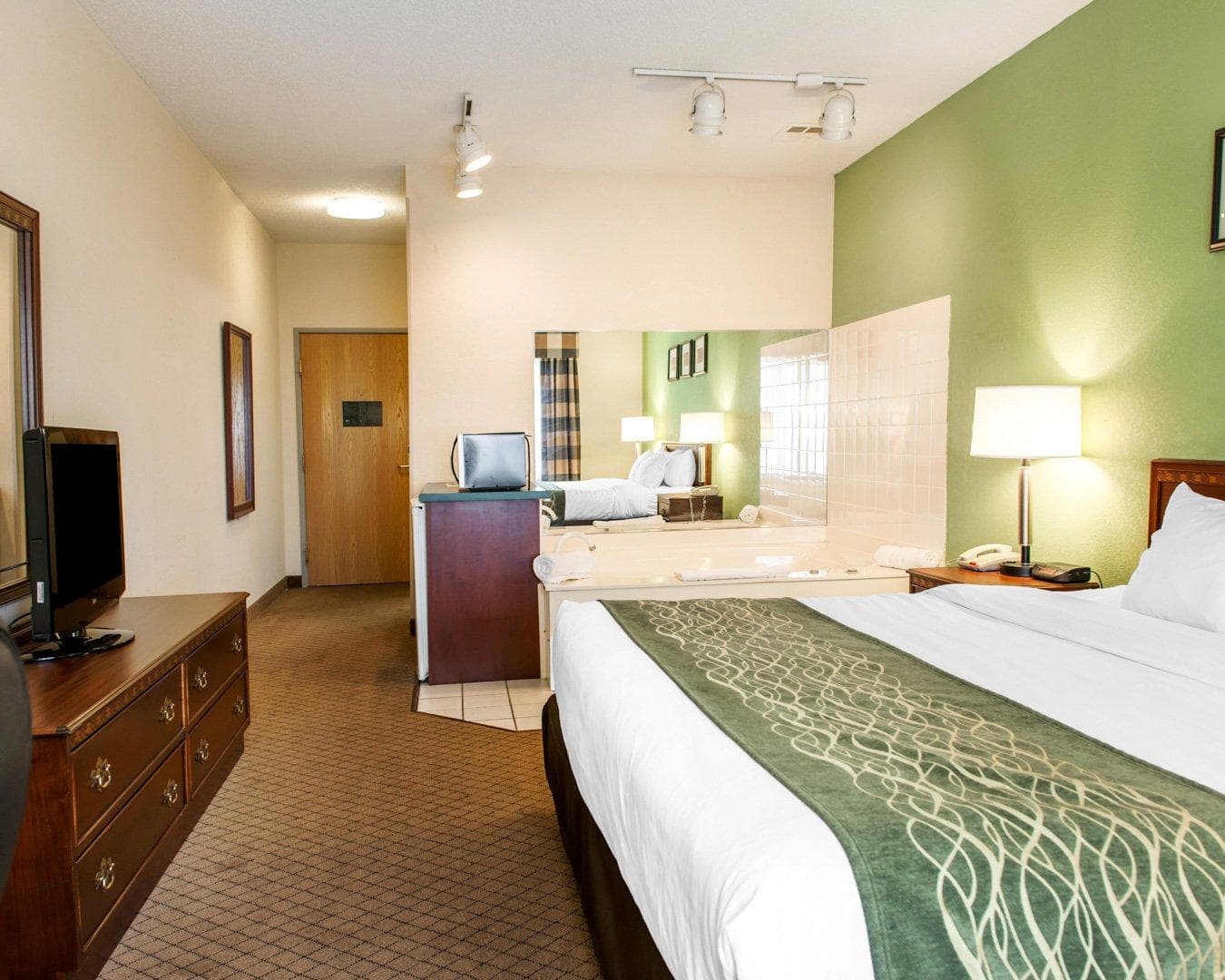 Comfort Inn Goshen — 12
