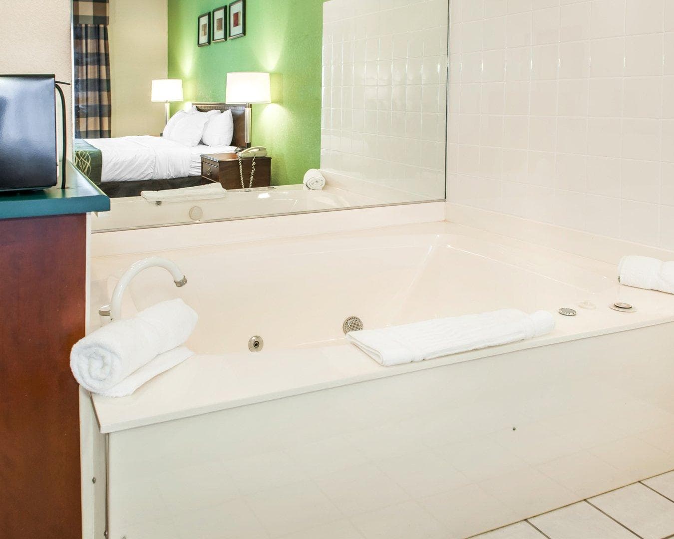 Comfort Inn Goshen — 13