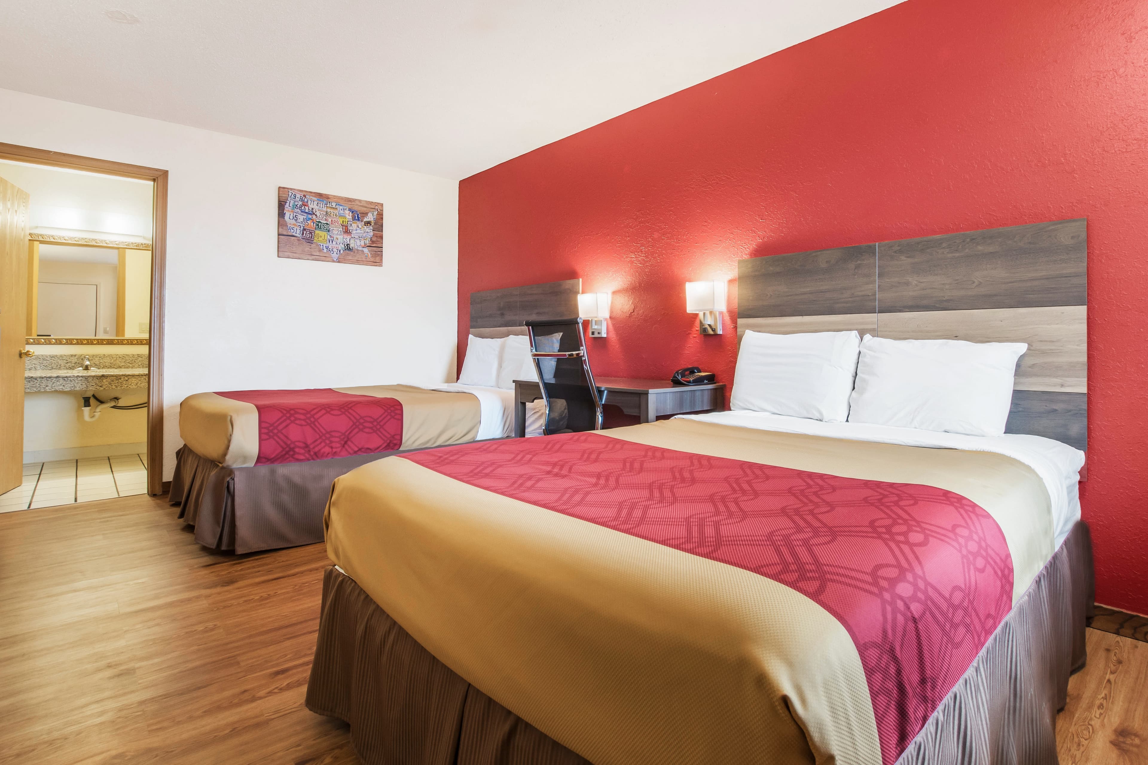 Econo Lodge Cloverdale - Image 2