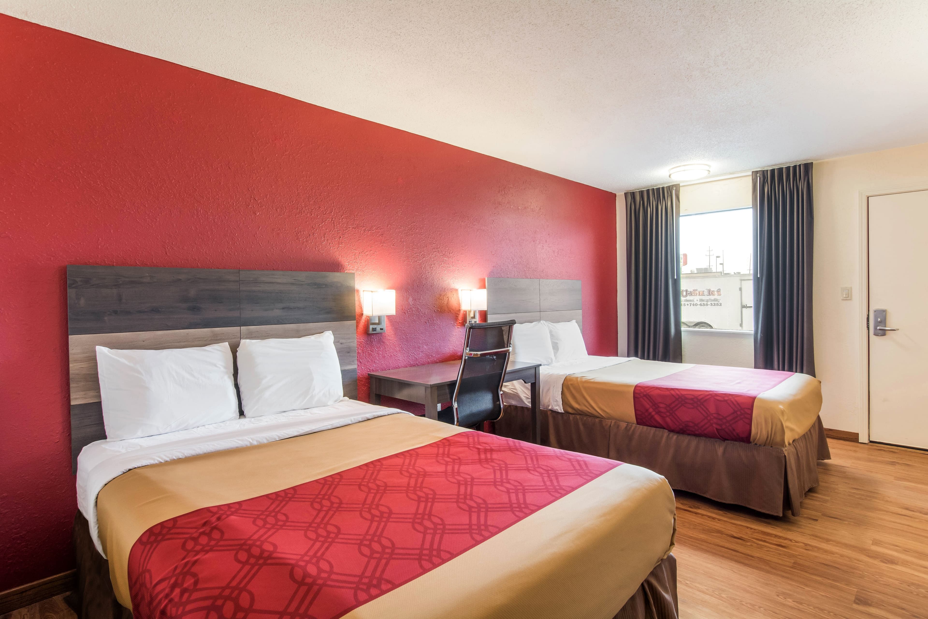 Econo Lodge Cloverdale - Image 4