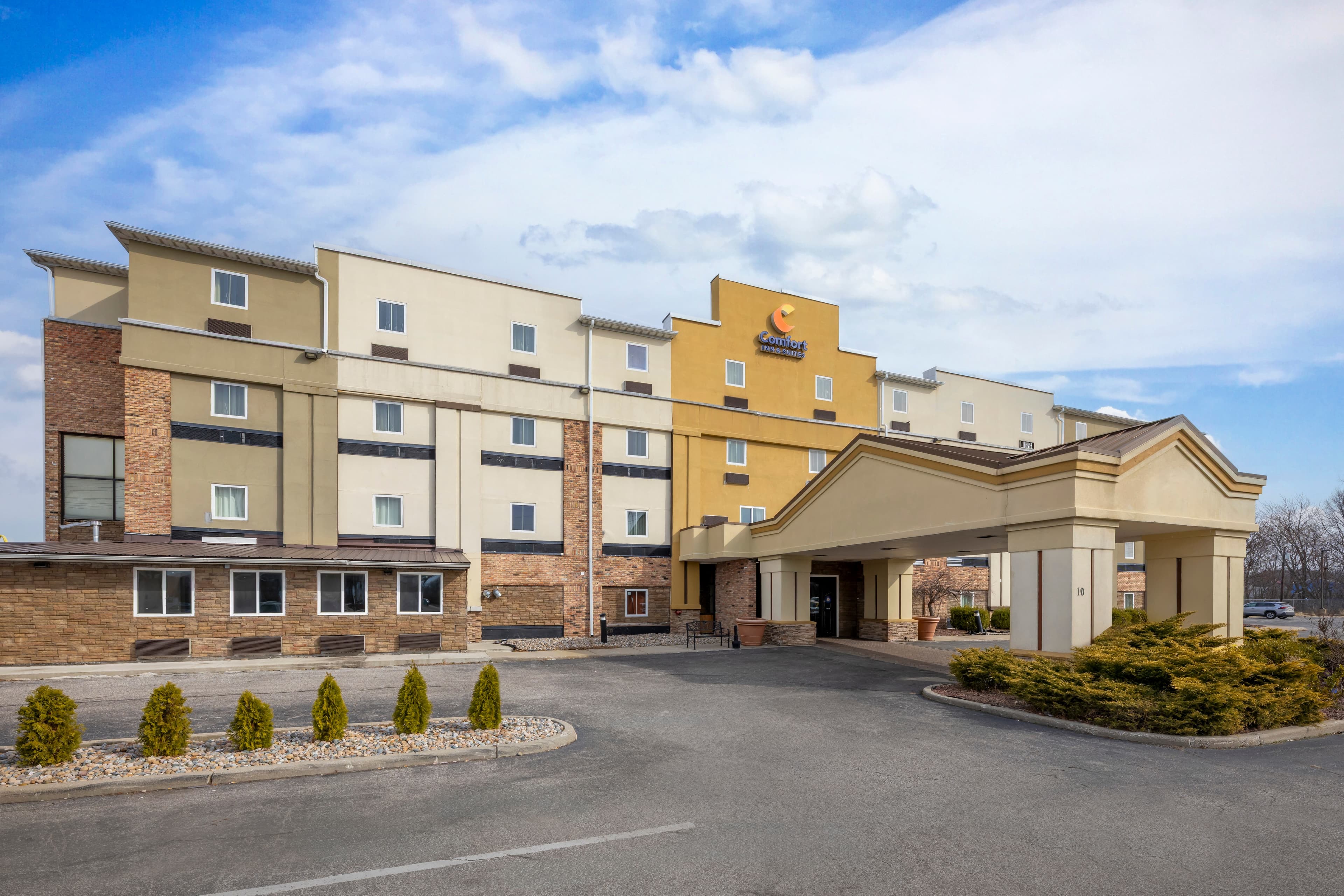 Comfort Inn & Suites Michigan City South - Image 1