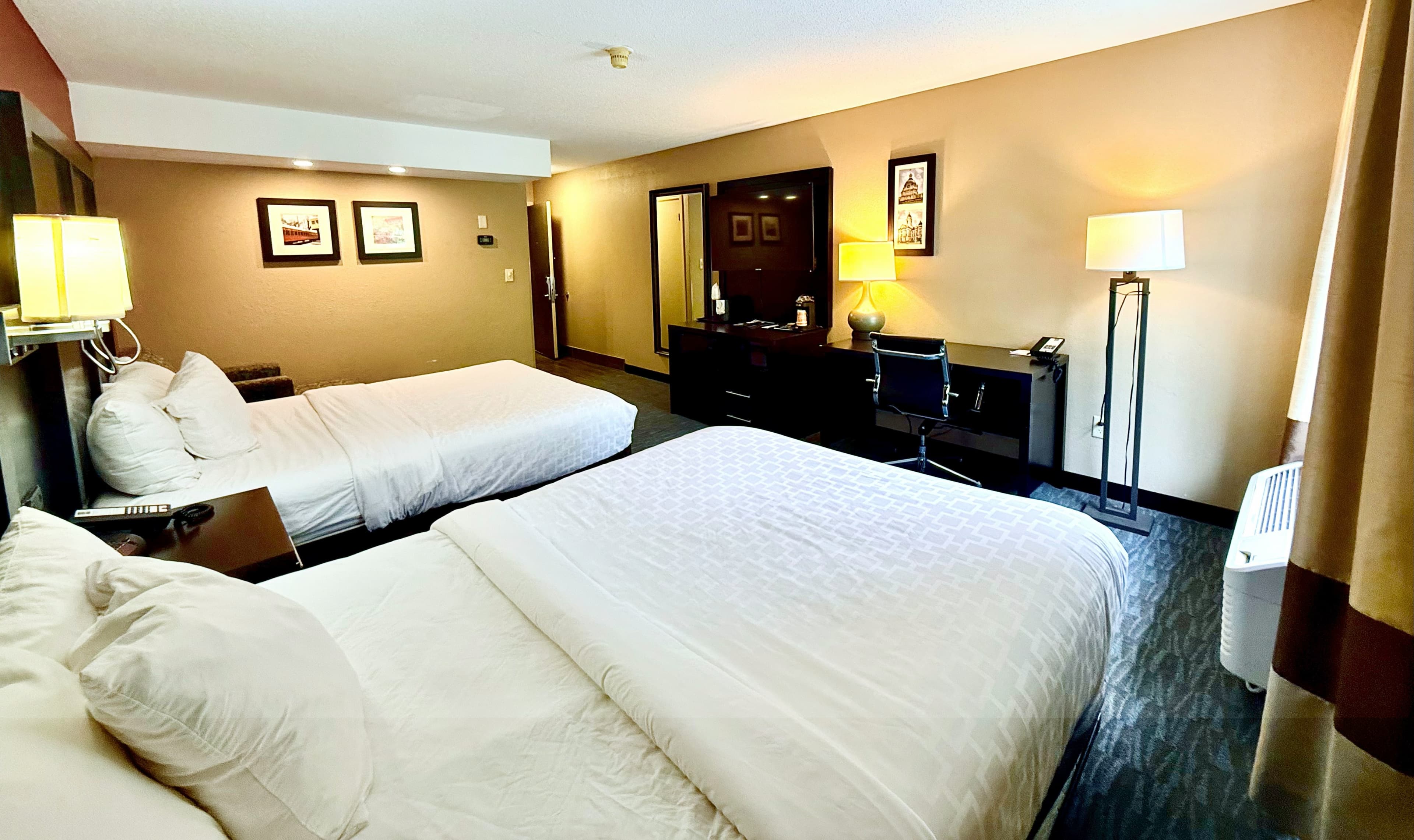 Clarion Inn & Suites Evansville Eastland Area — 9