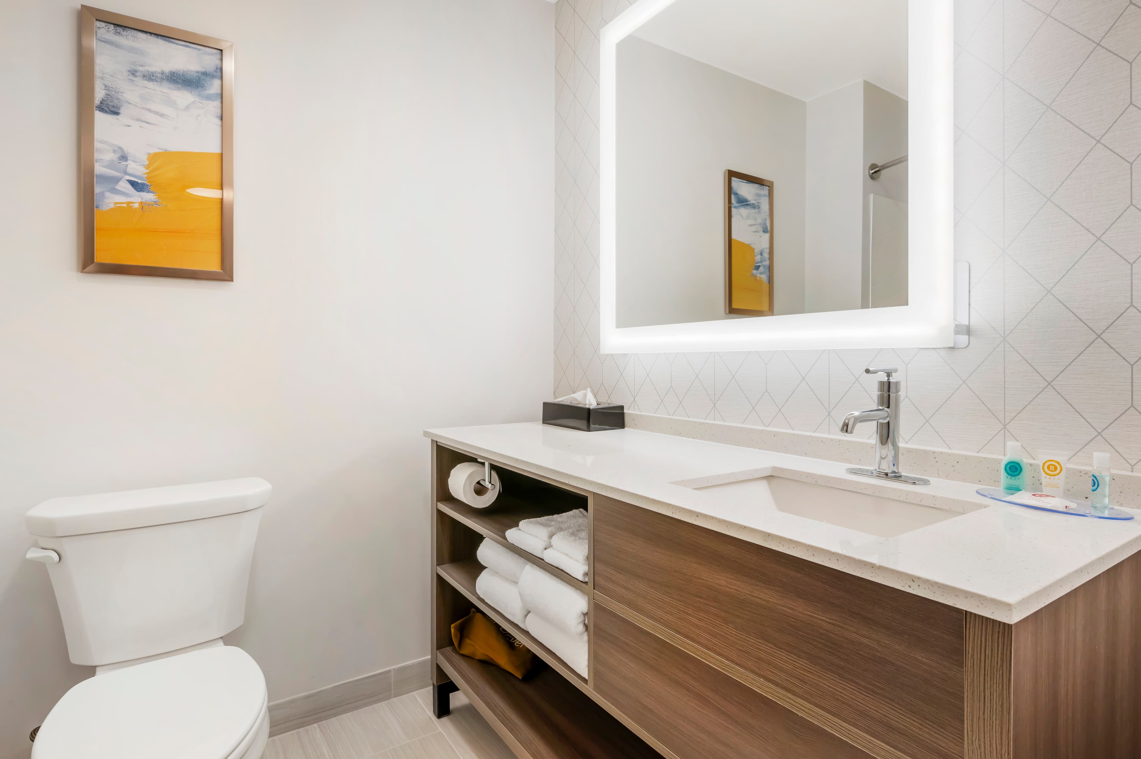 Comfort Inn Kendallville East - Image 5