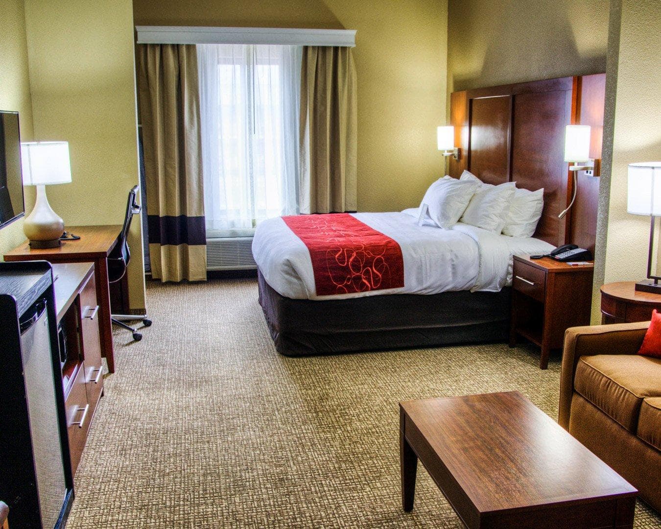 Comfort Suites Plymouth near US-30 - Image 2