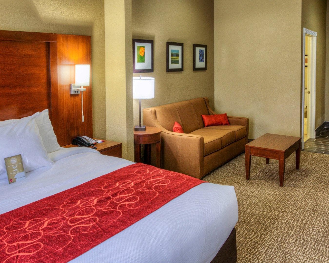 Comfort Suites Plymouth near US-30 - Image 5