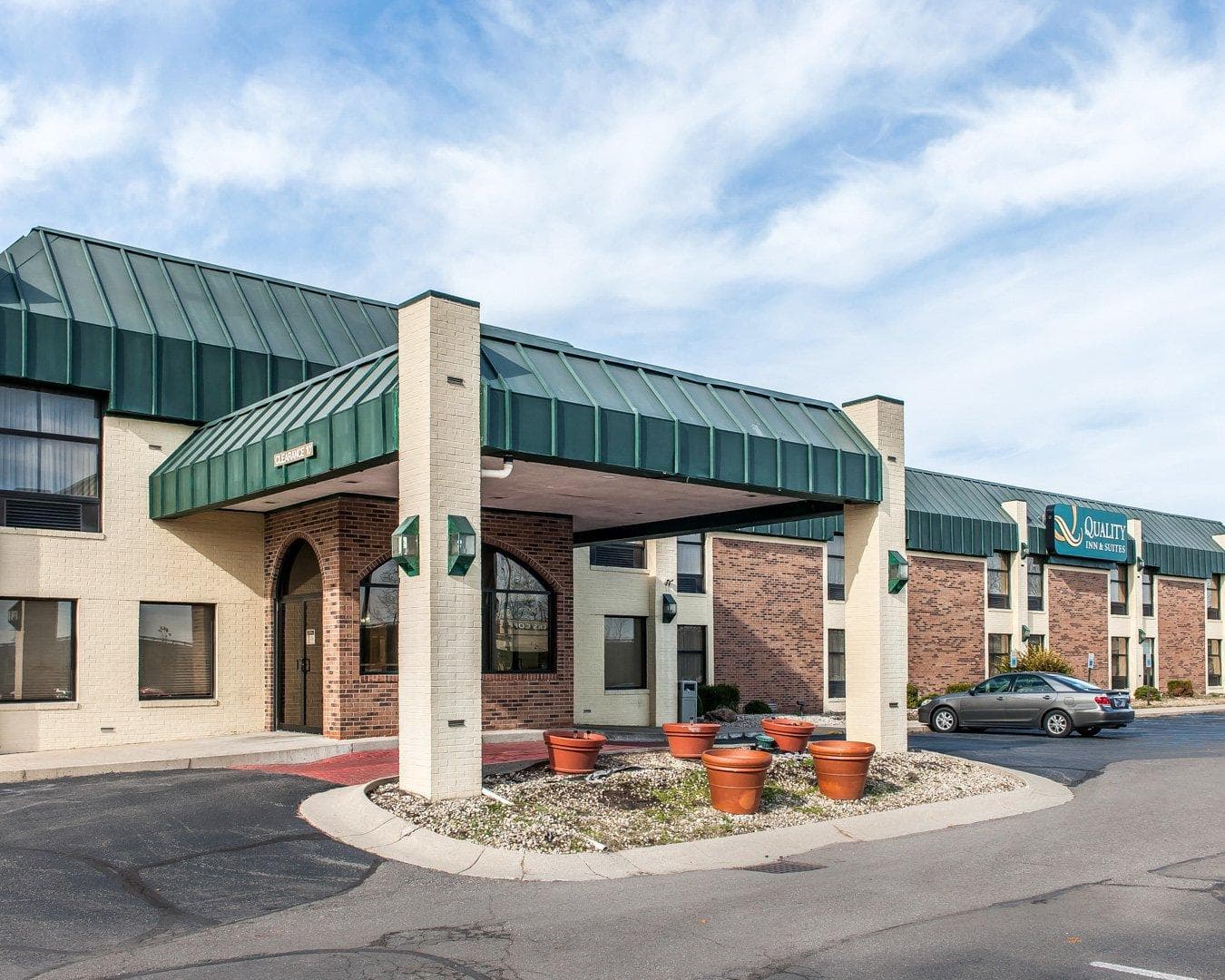 Quality Inn & Suites Shelbyville I-74 - Image 1