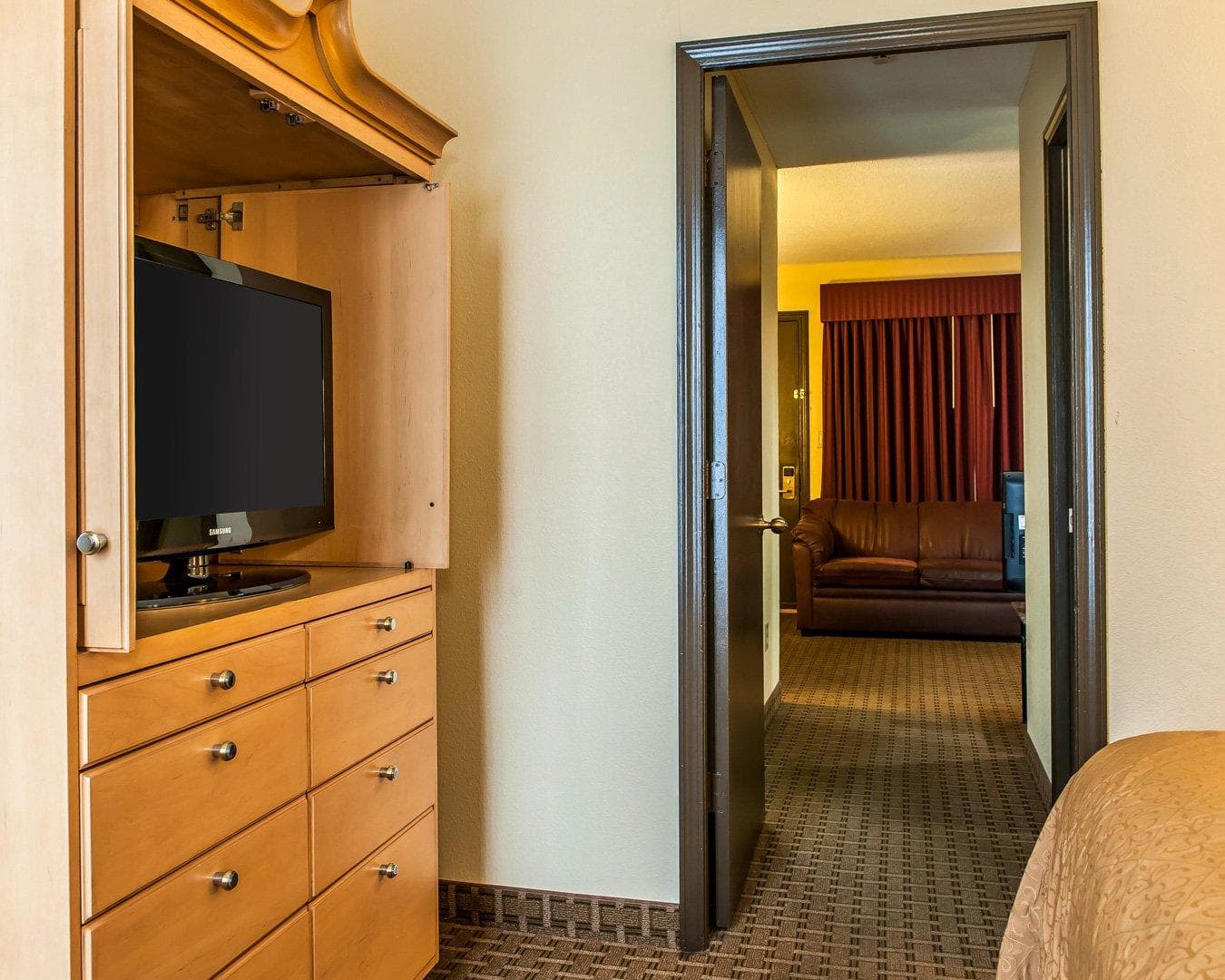 Quality Inn & Suites Shelbyville I-74 — 15
