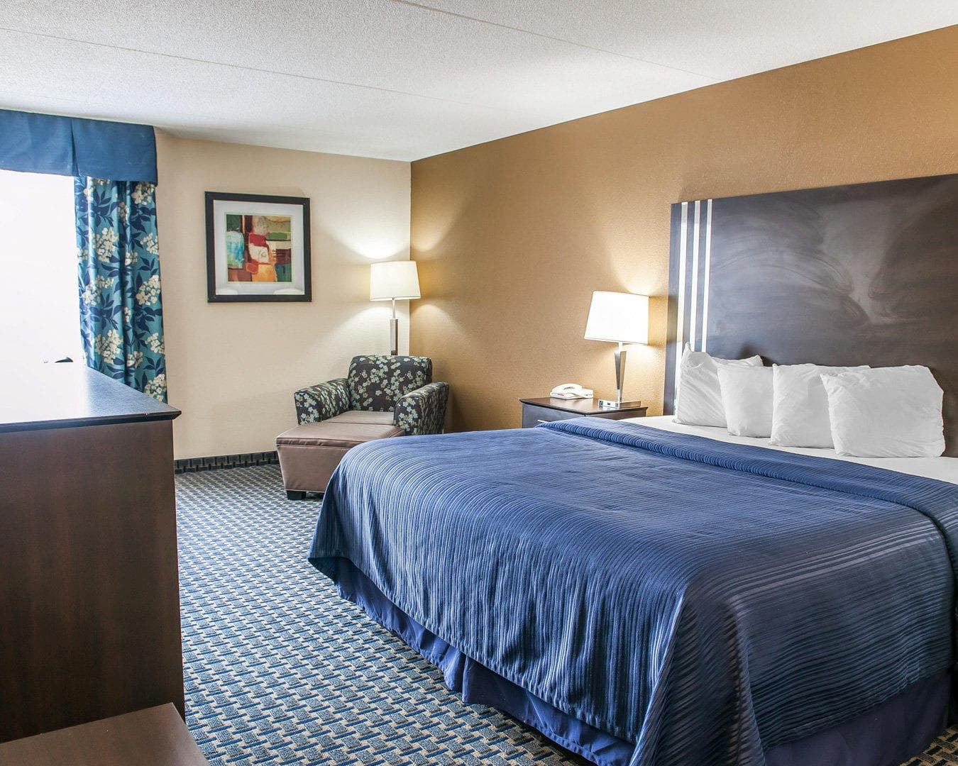 Quality Inn Terre Haute University Area - Image 4