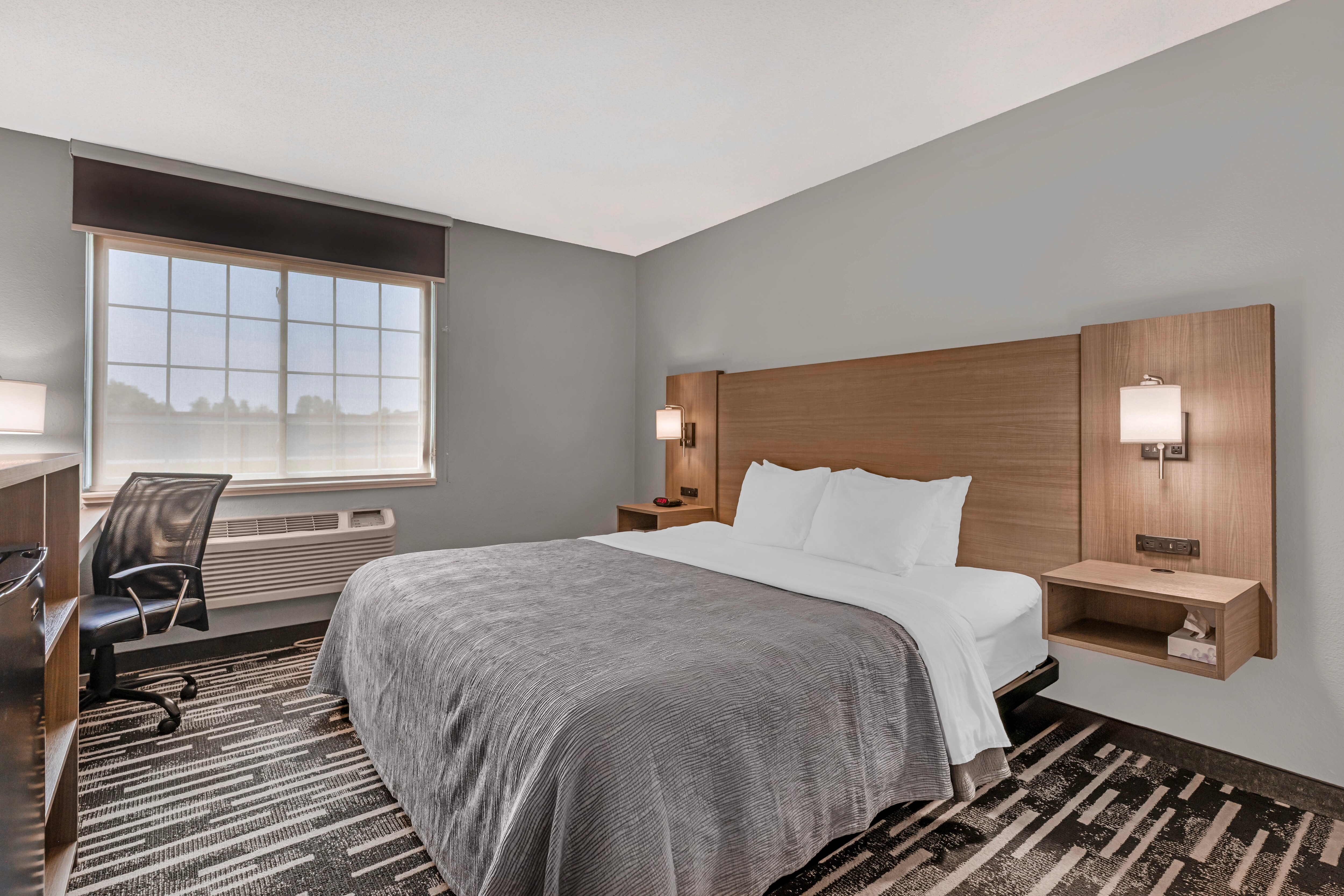 Quality Inn Chesterton near Indiana Dunes National Park I-94 - Image 3