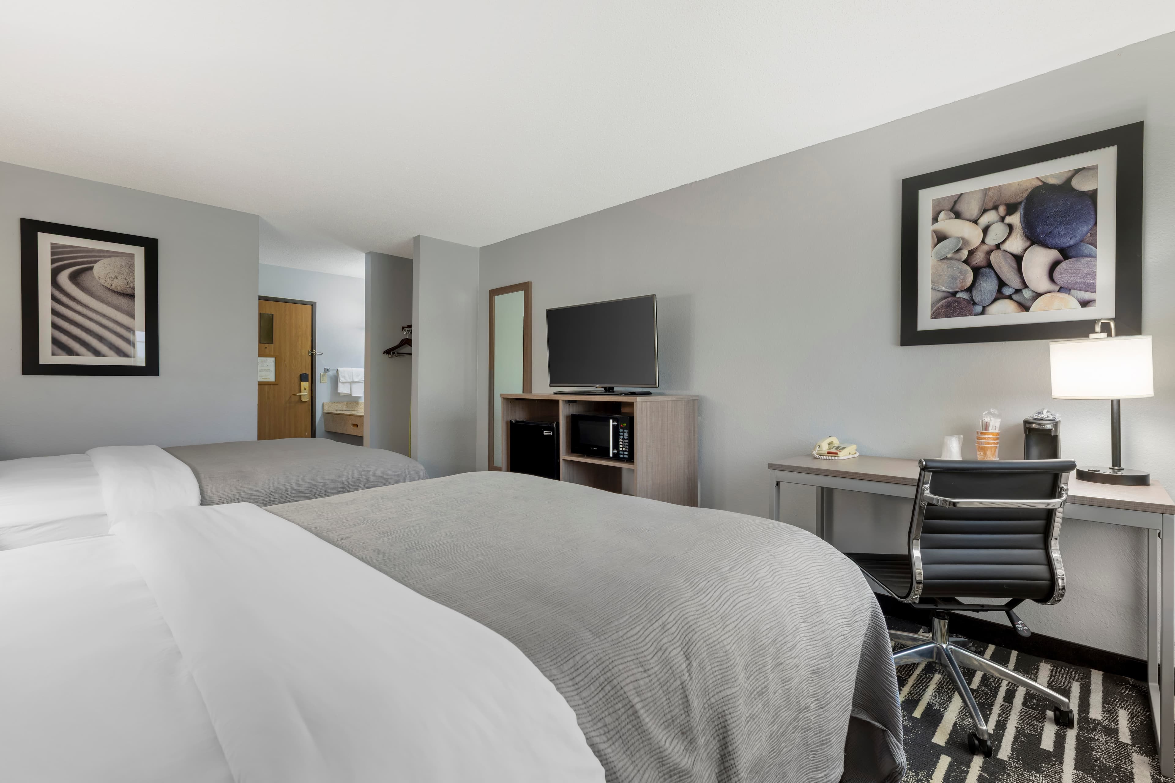 Quality Inn Chesterton near Indiana Dunes National Park I-94 — 15