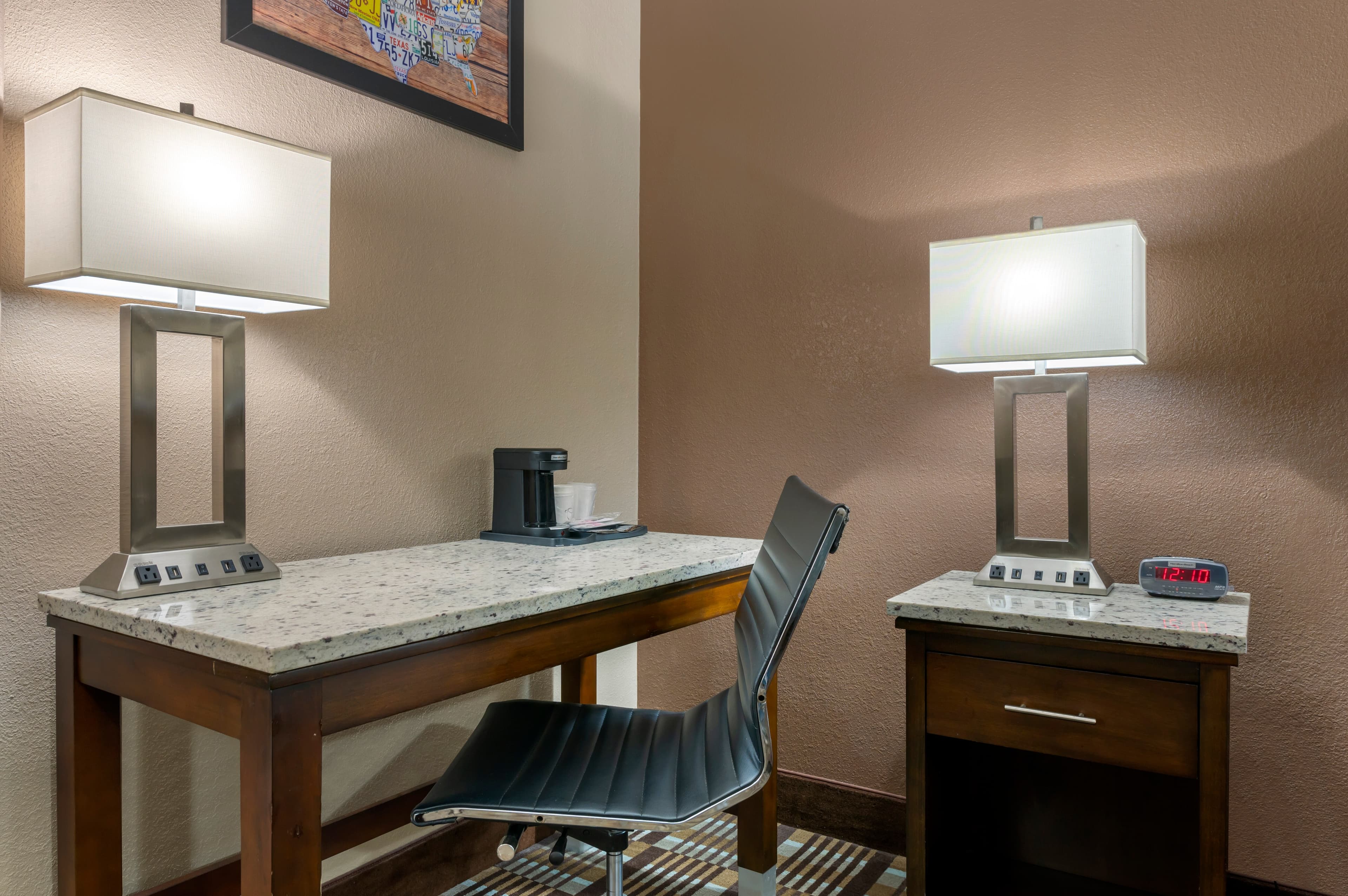 Econo Lodge Shelbyville North - Image 4