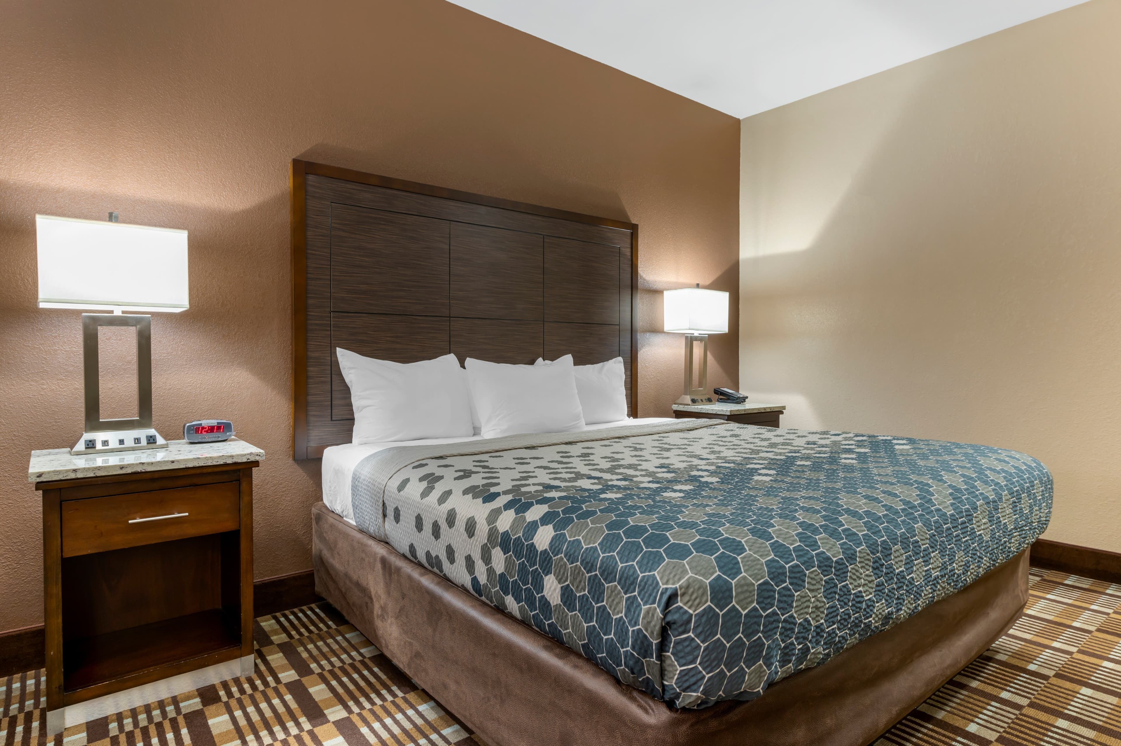 Econo Lodge Shelbyville North - Image 5